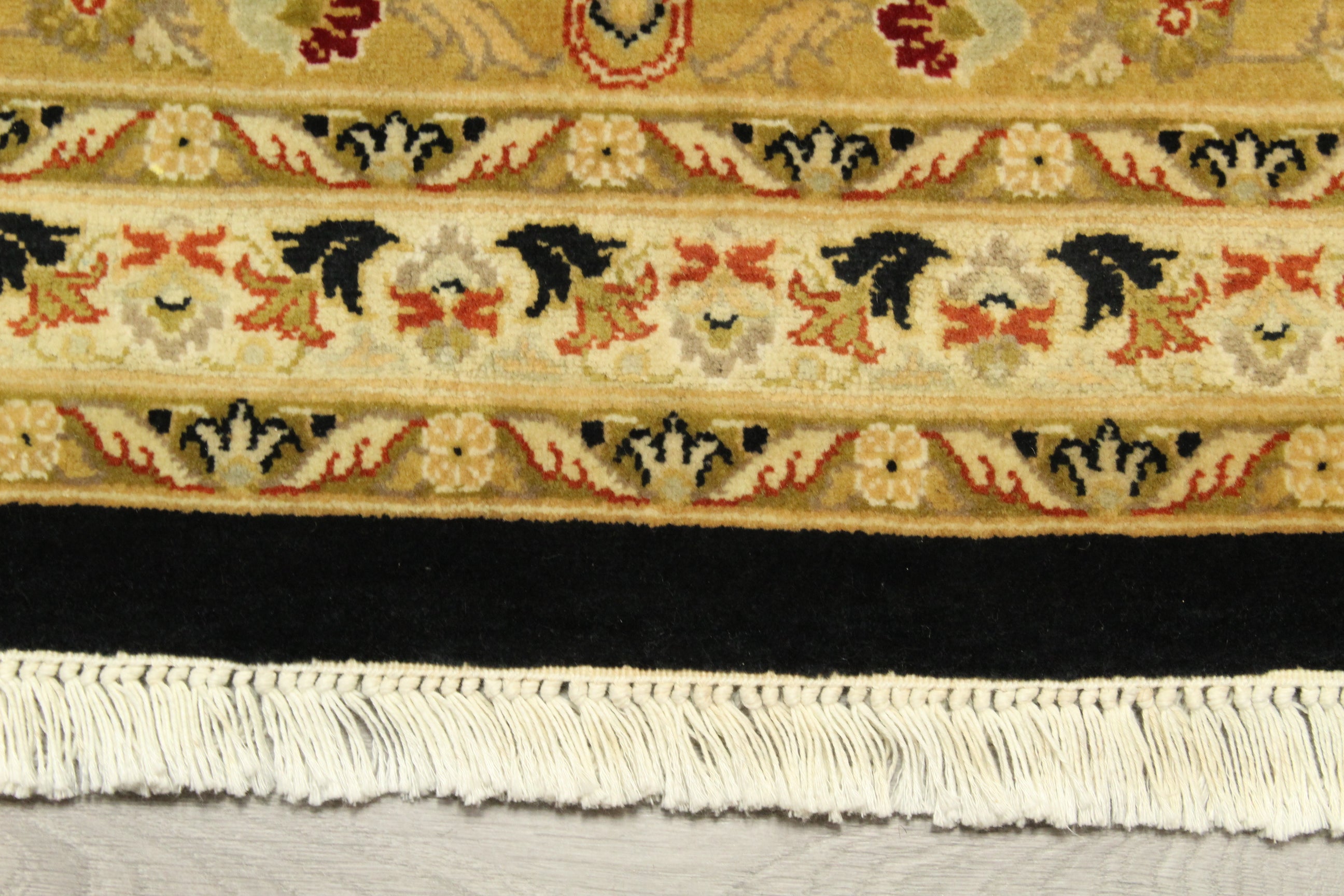 Kashmiri Rug - 379 cm x 272 cm