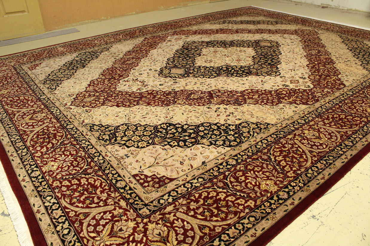 Kashmiri Rug - 370 cm x 276 cm