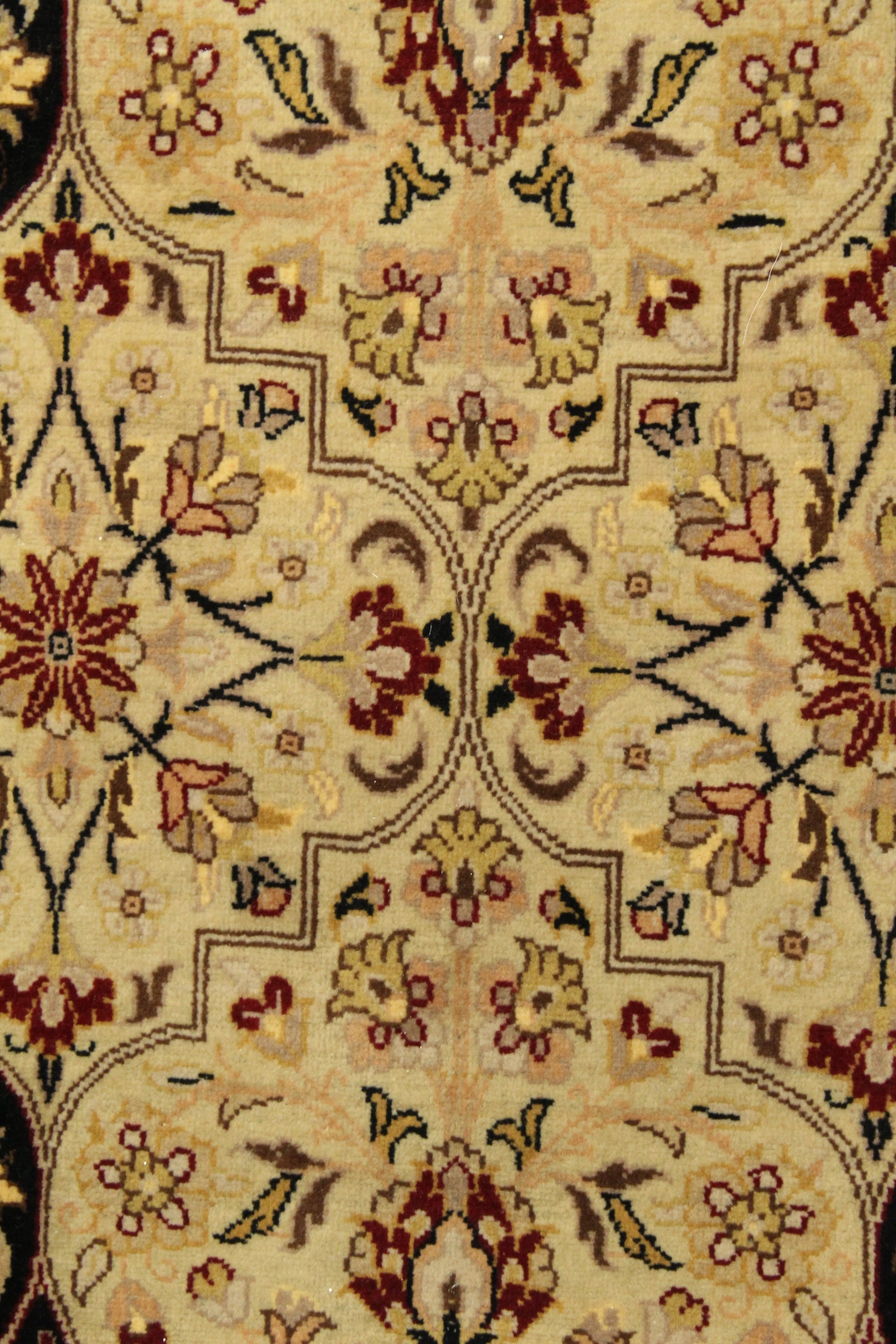 Kashmiri Rug - 370 cm x 276 cm