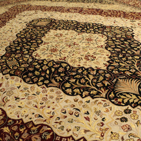 Kashmiri Rug - 370 cm x 276 cm