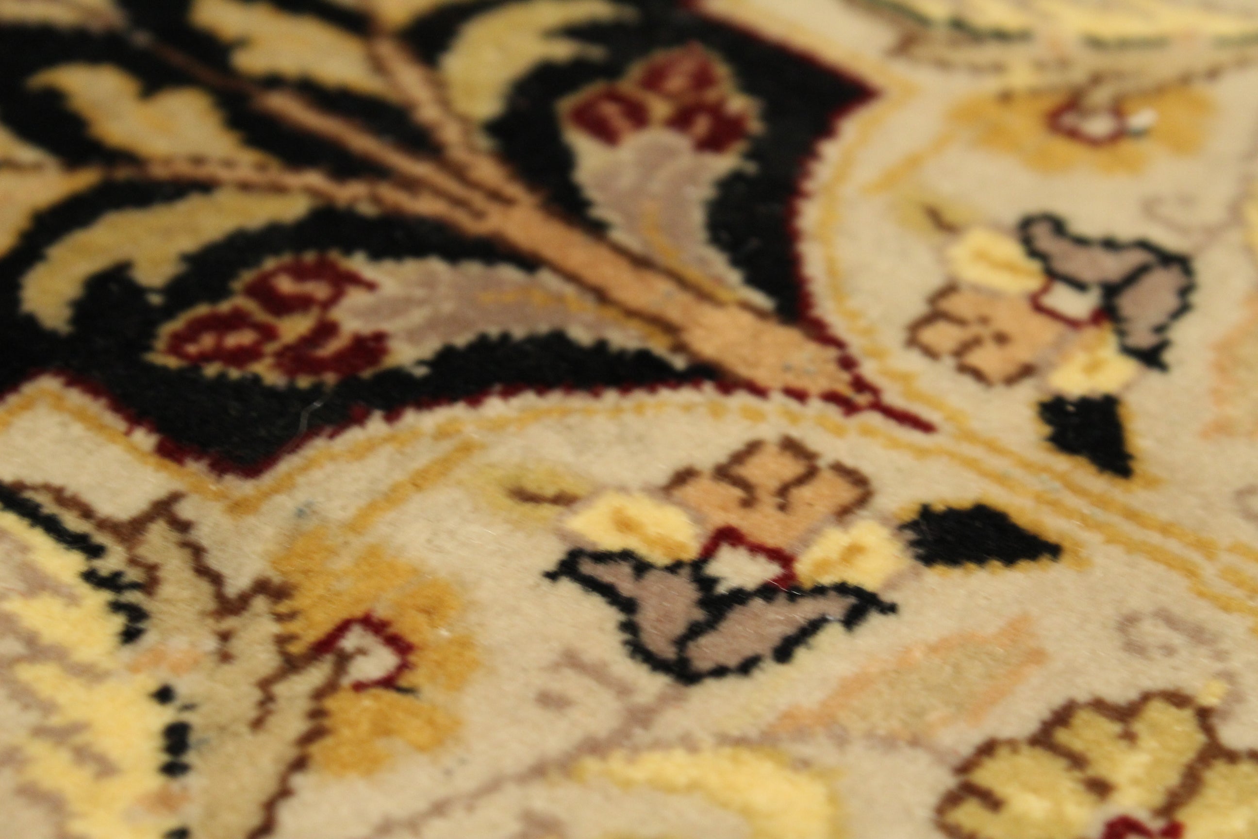 Kashmiri Rug - 370 cm x 276 cm