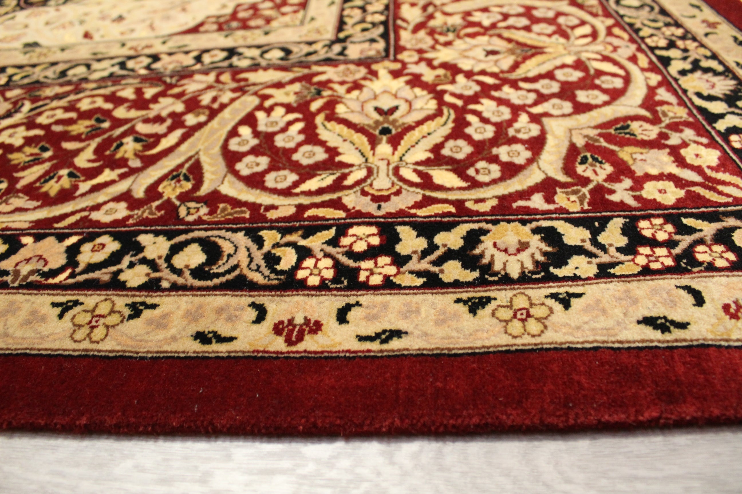 Kashmiri Rug - 370 cm x 276 cm