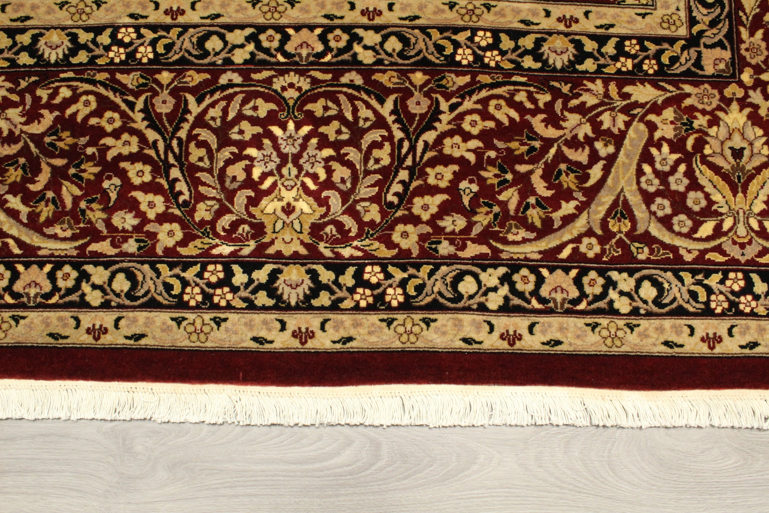 Kashmiri Rug - 370 cm x 276 cm