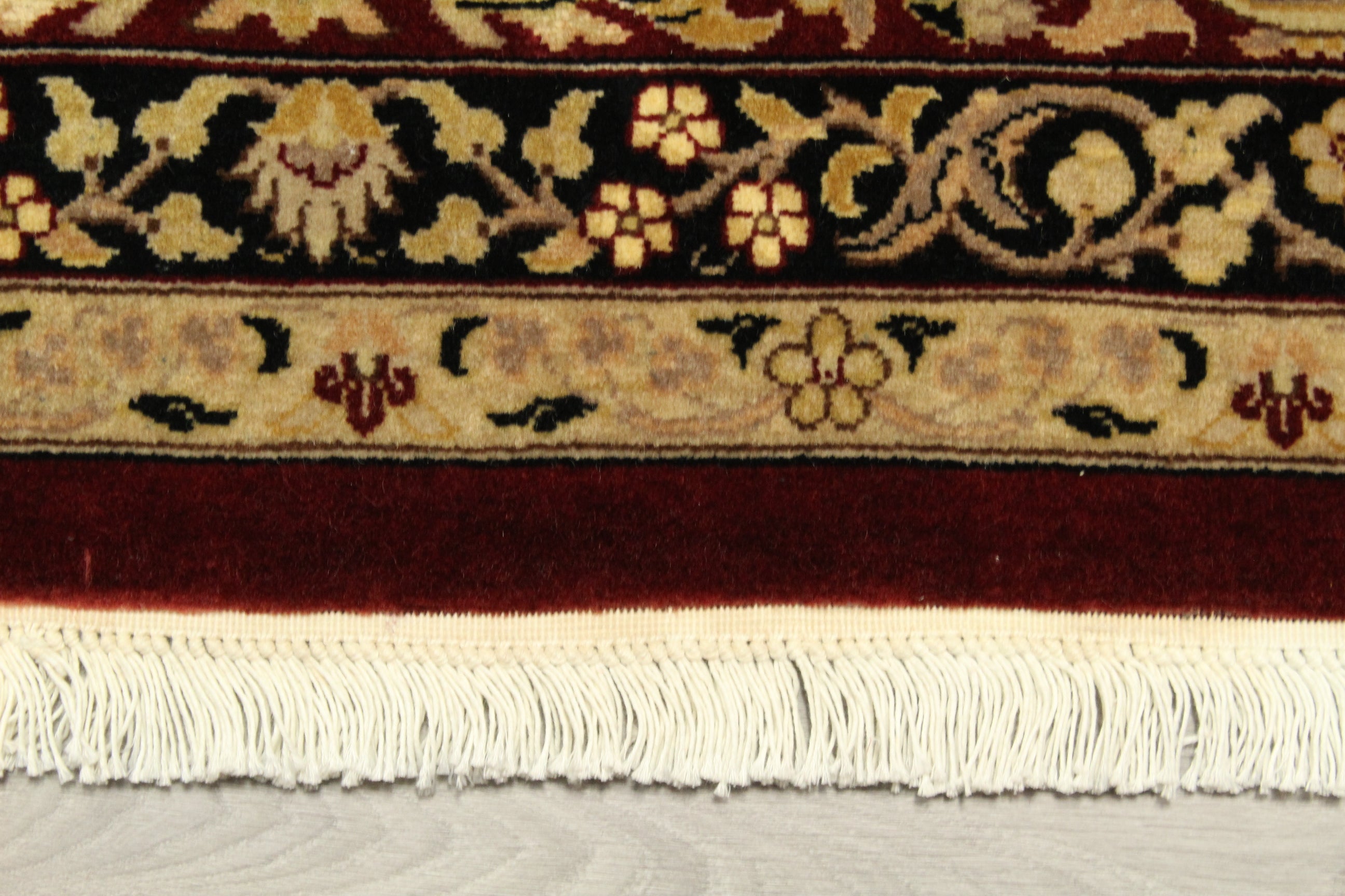 Kashmiri Rug - 370 cm x 276 cm