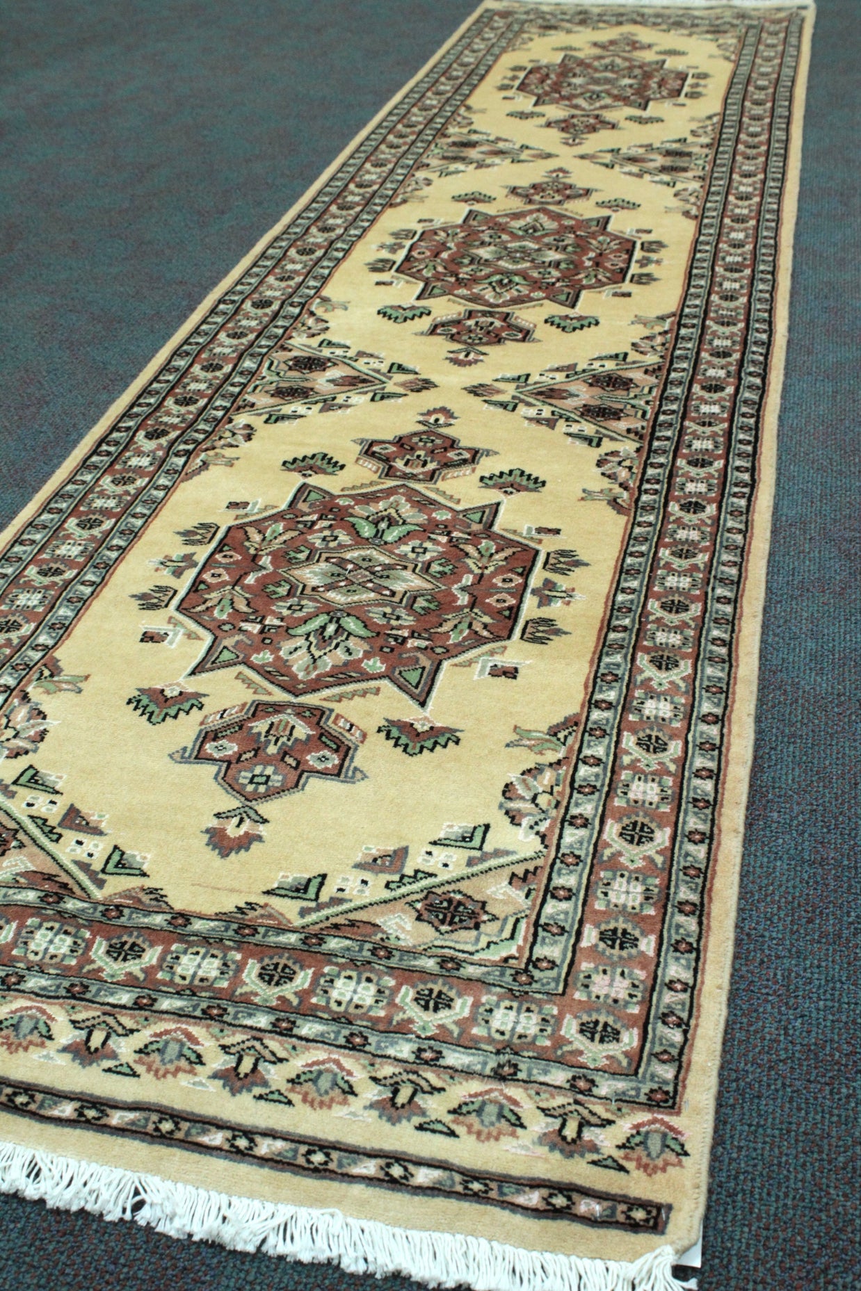 Jaldar Rug  - 324 cm x 81 cm