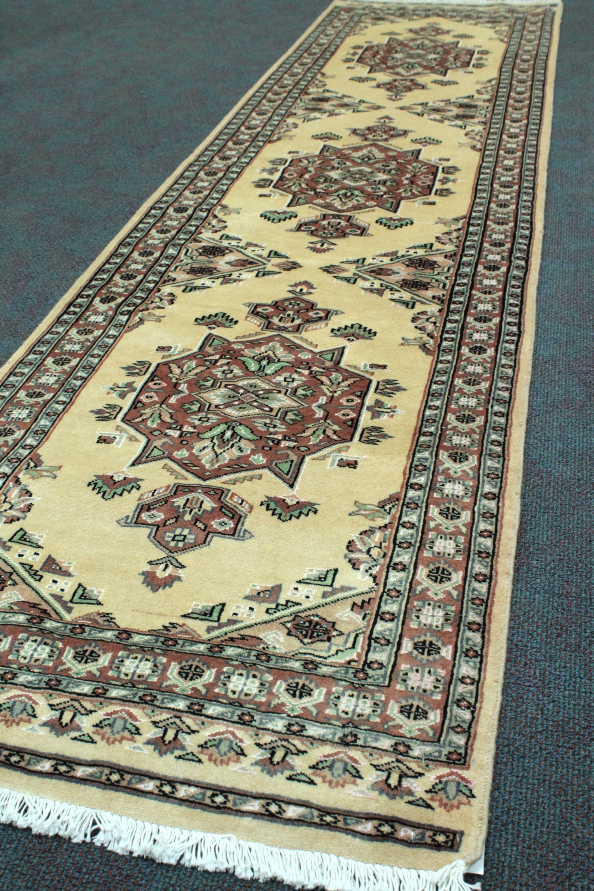 Jaldar Rug  - 324 cm x 81 cm