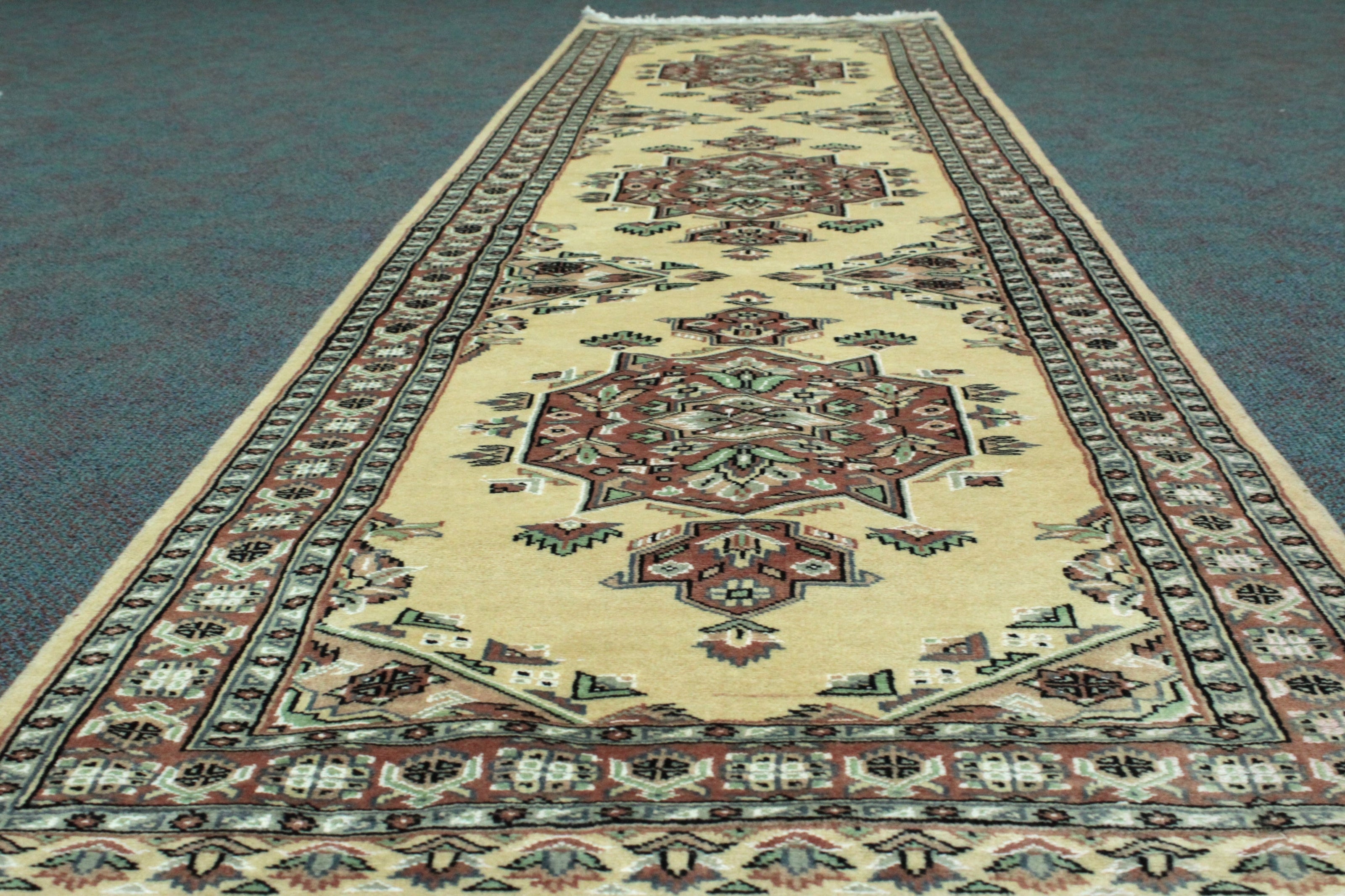 Jaldar Rug  - 324 cm x 81 cm