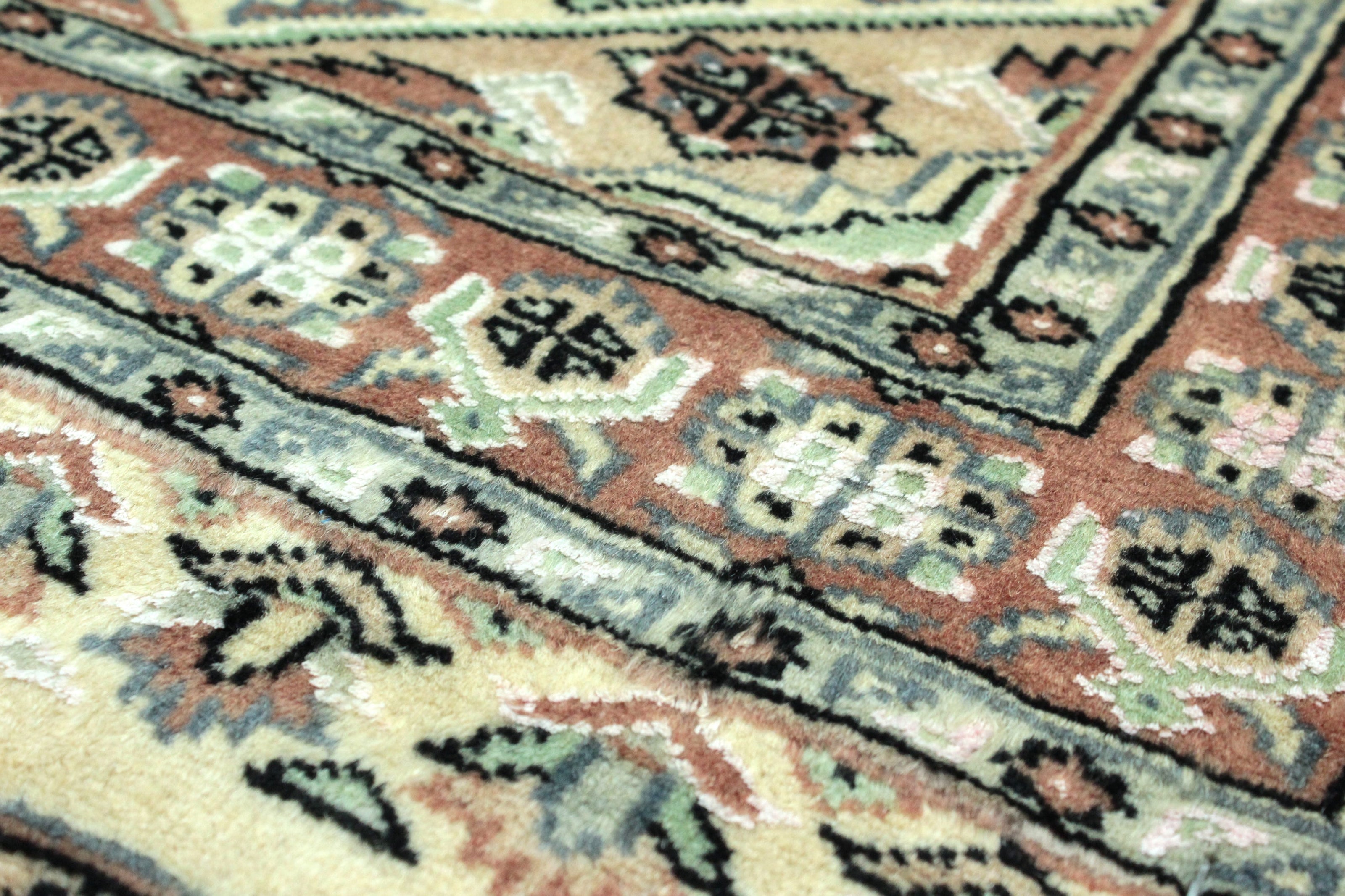 Jaldar Rug  - 324 cm x 81 cm
