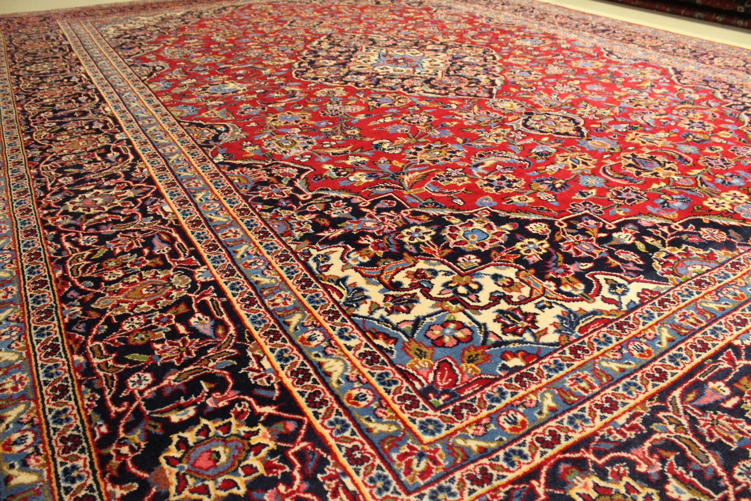 Kashan Rug - 392 cm x 292 cm