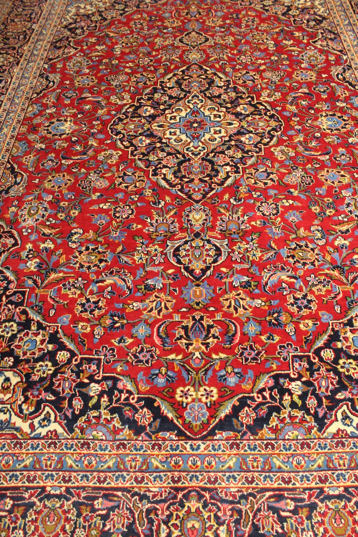 Kashan Rug - 392 cm x 292 cm