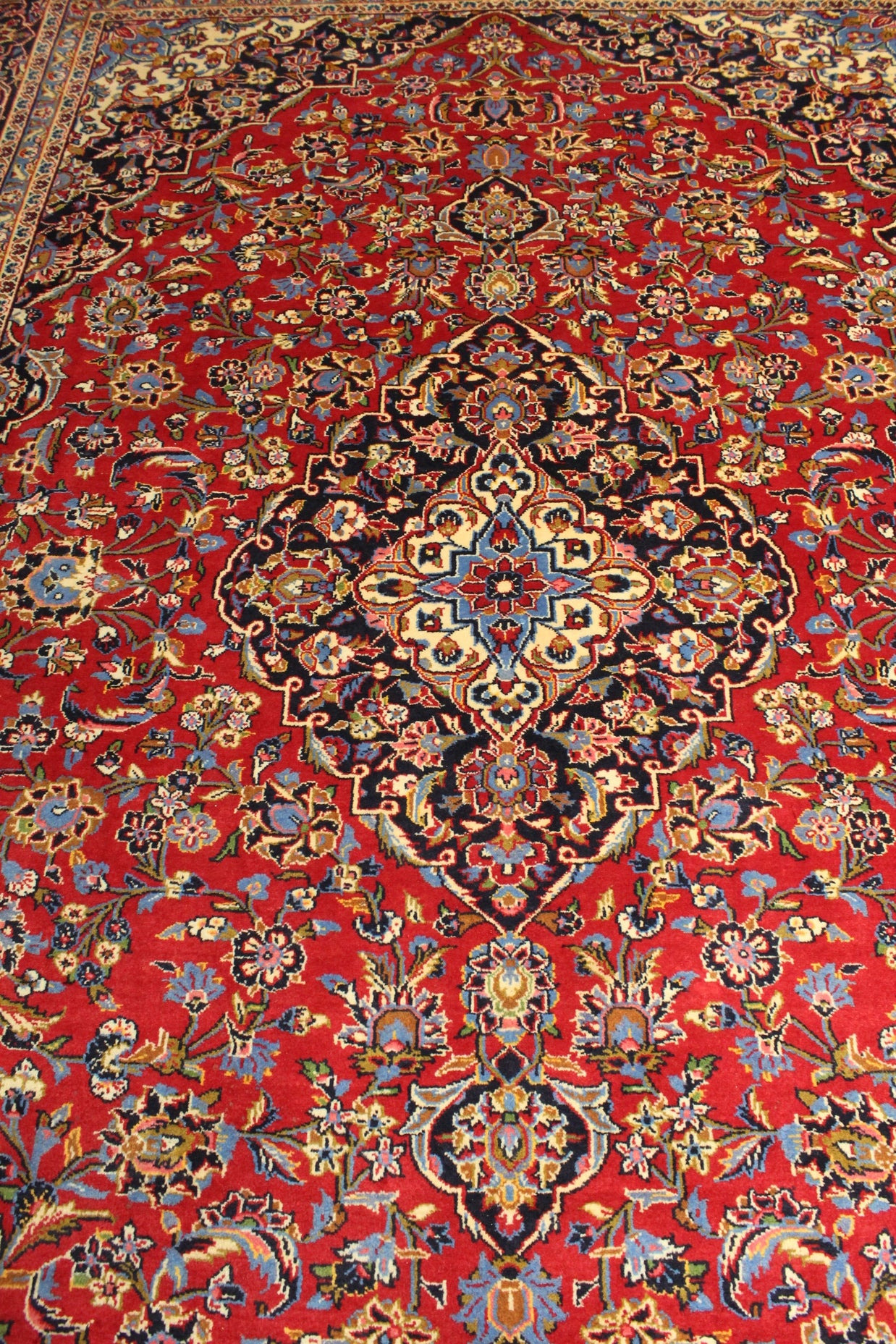 Kashan Rug - 392 cm x 292 cm
