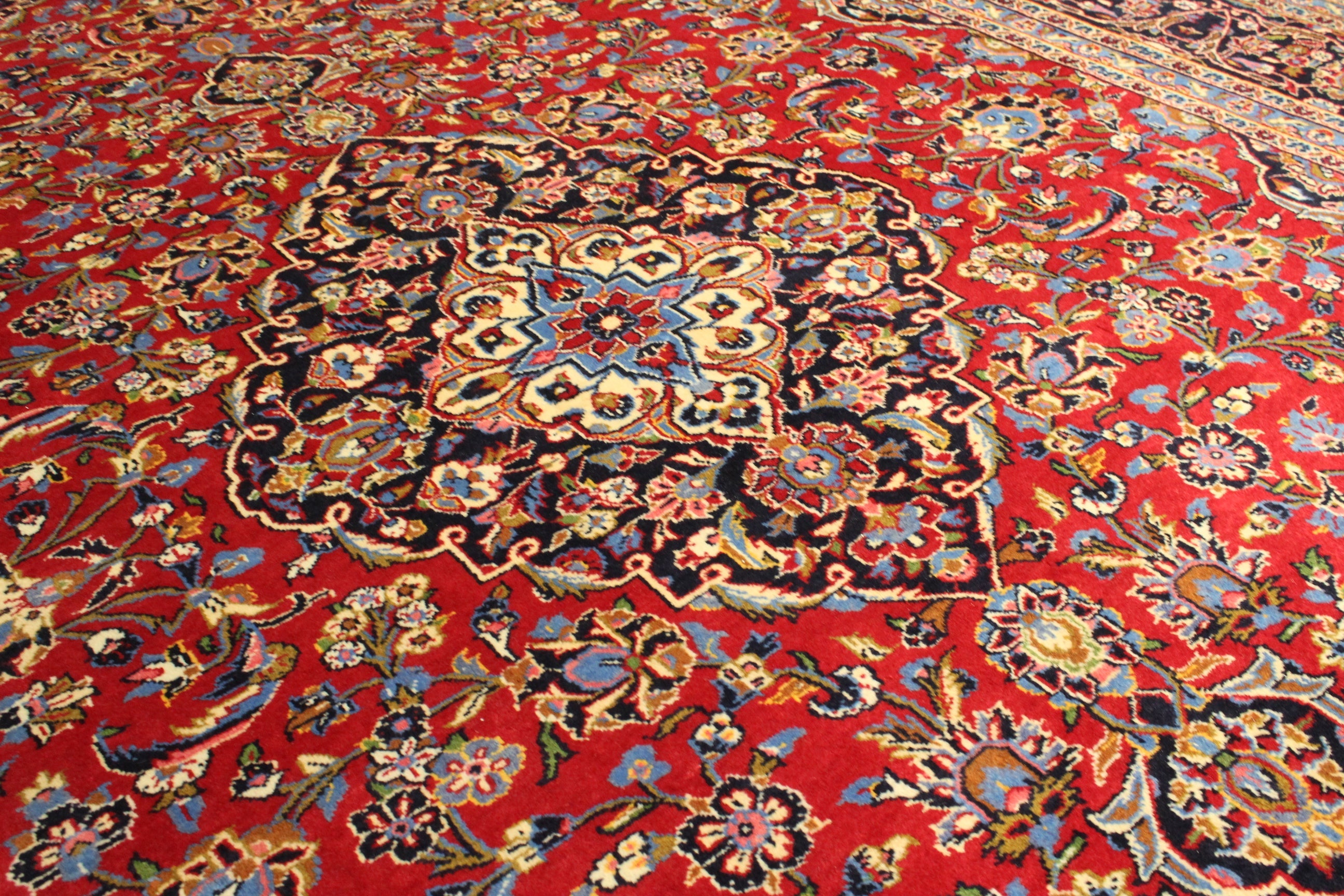 Kashan Rug - 392 cm x 292 cm