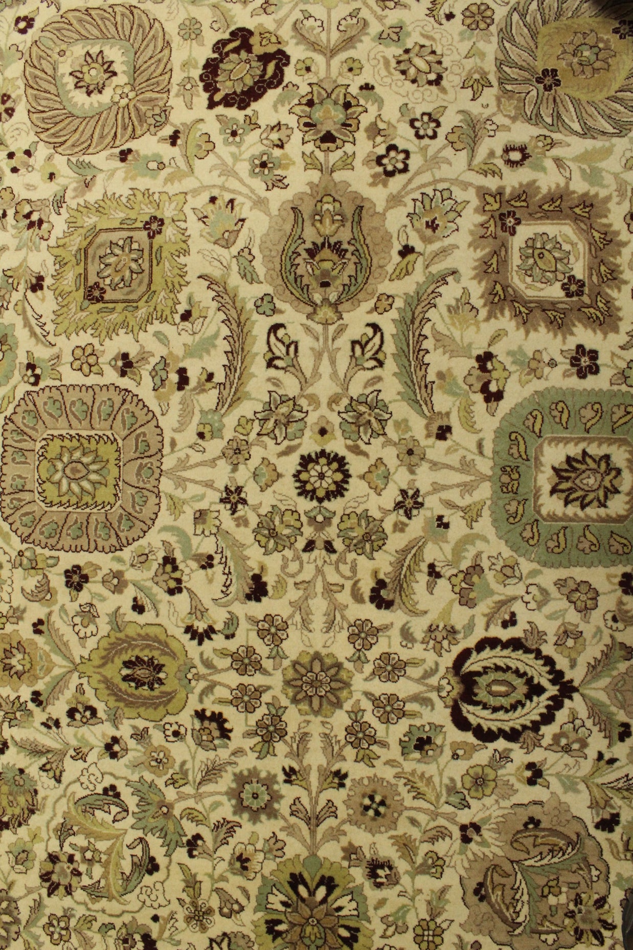 Kashmiri Rug - 366 cm x 275 cm