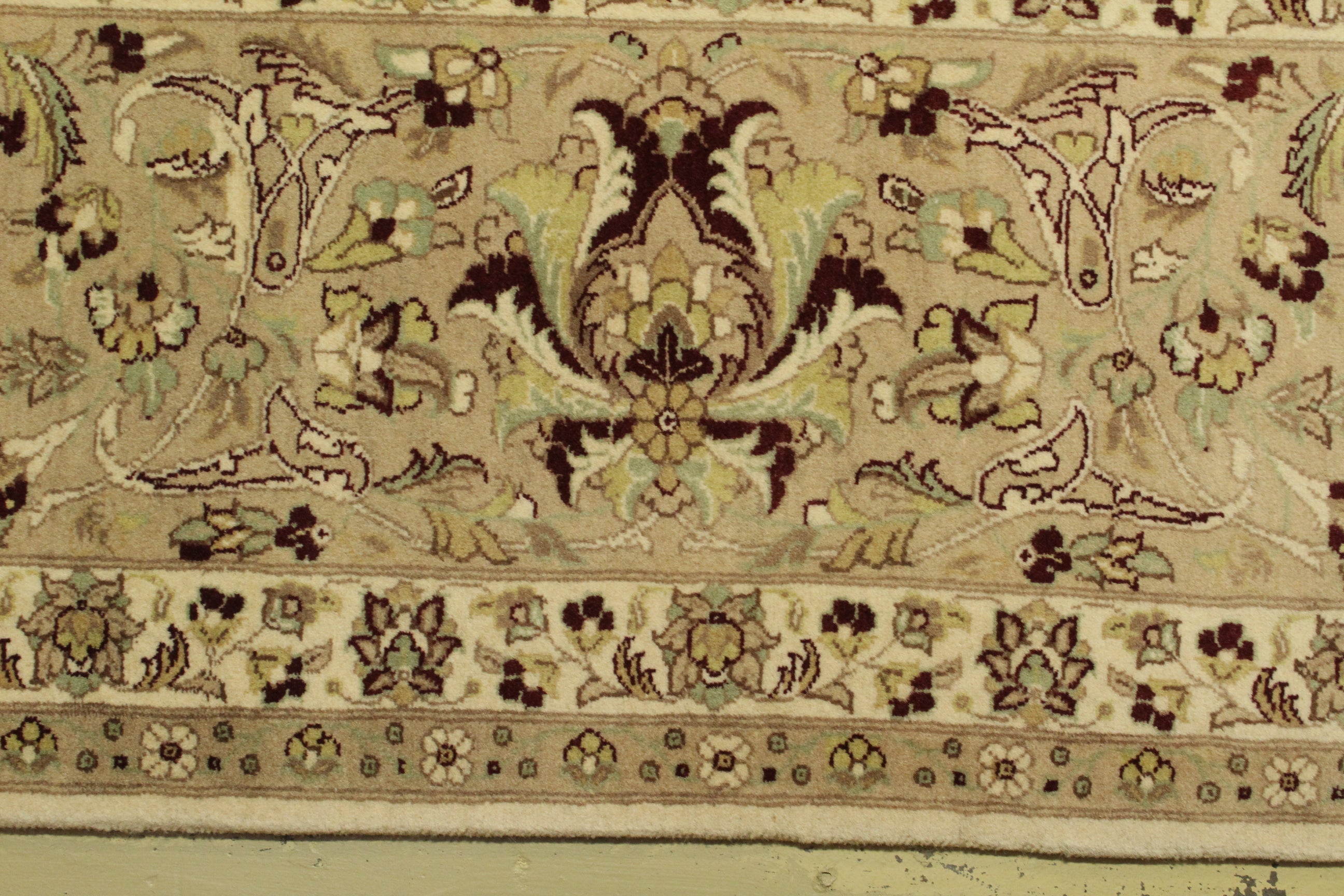 Kashmiri Rug - 366 cm x 275 cm