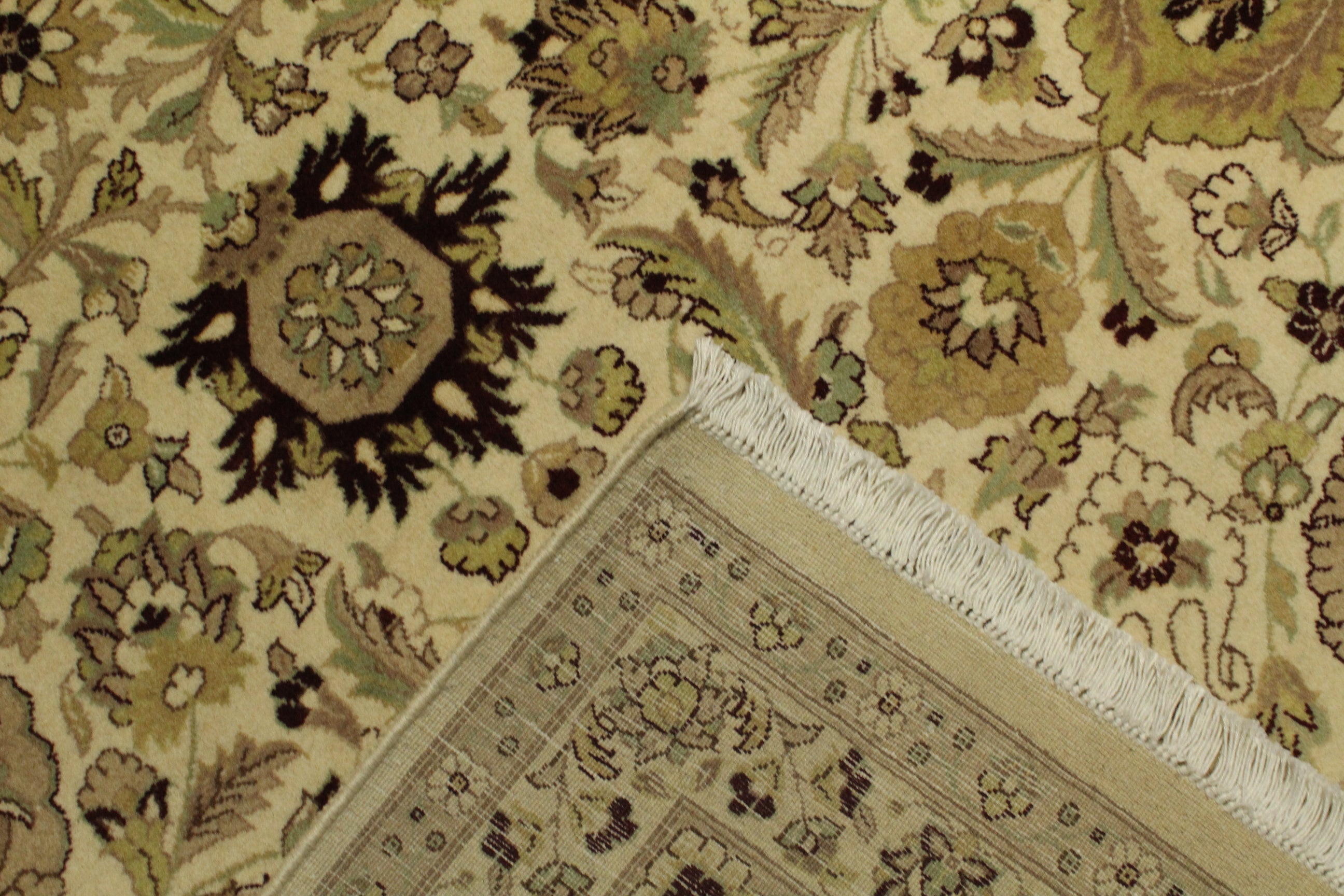 Kashmiri Rug - 366 cm x 275 cm