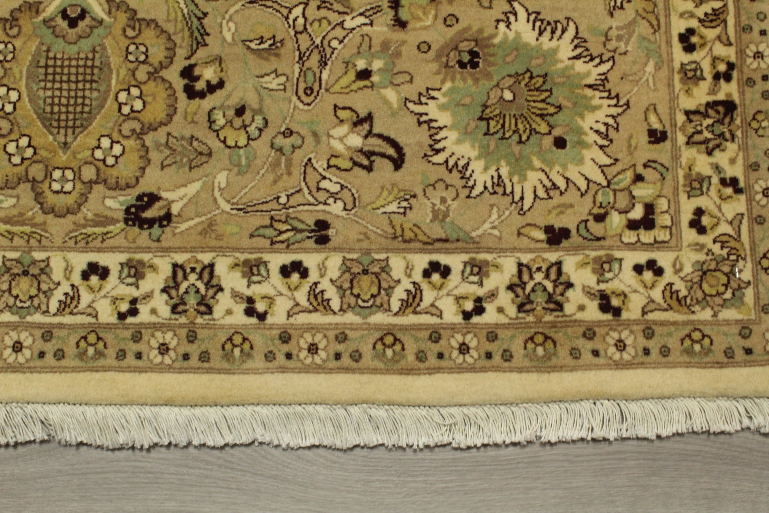 Kashmiri Rug - 366 cm x 275 cm