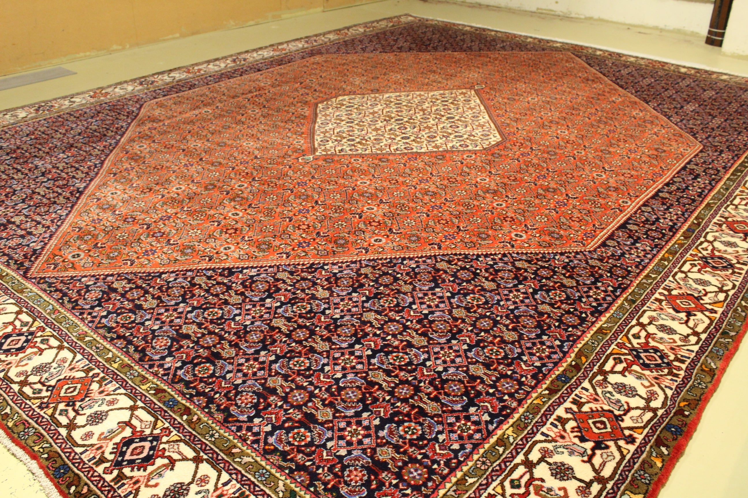 Bidjar Rug - 397 cm x 306 cm