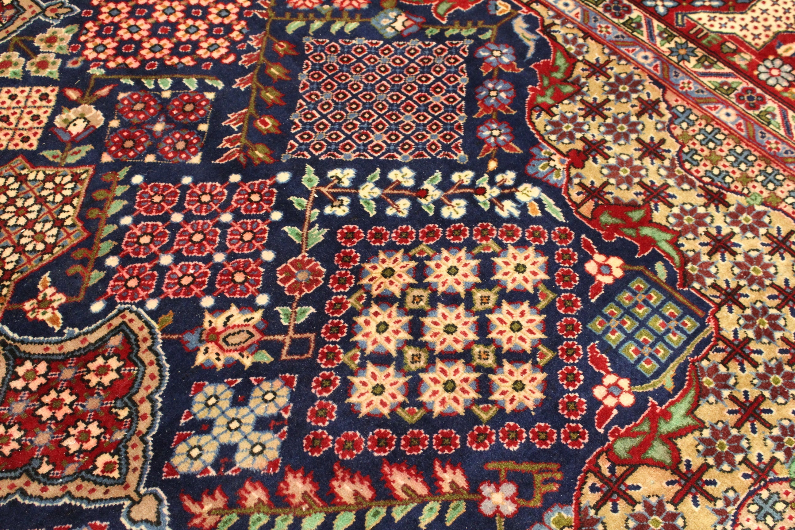 Najafabad Rug - 425 cm x 303 cm