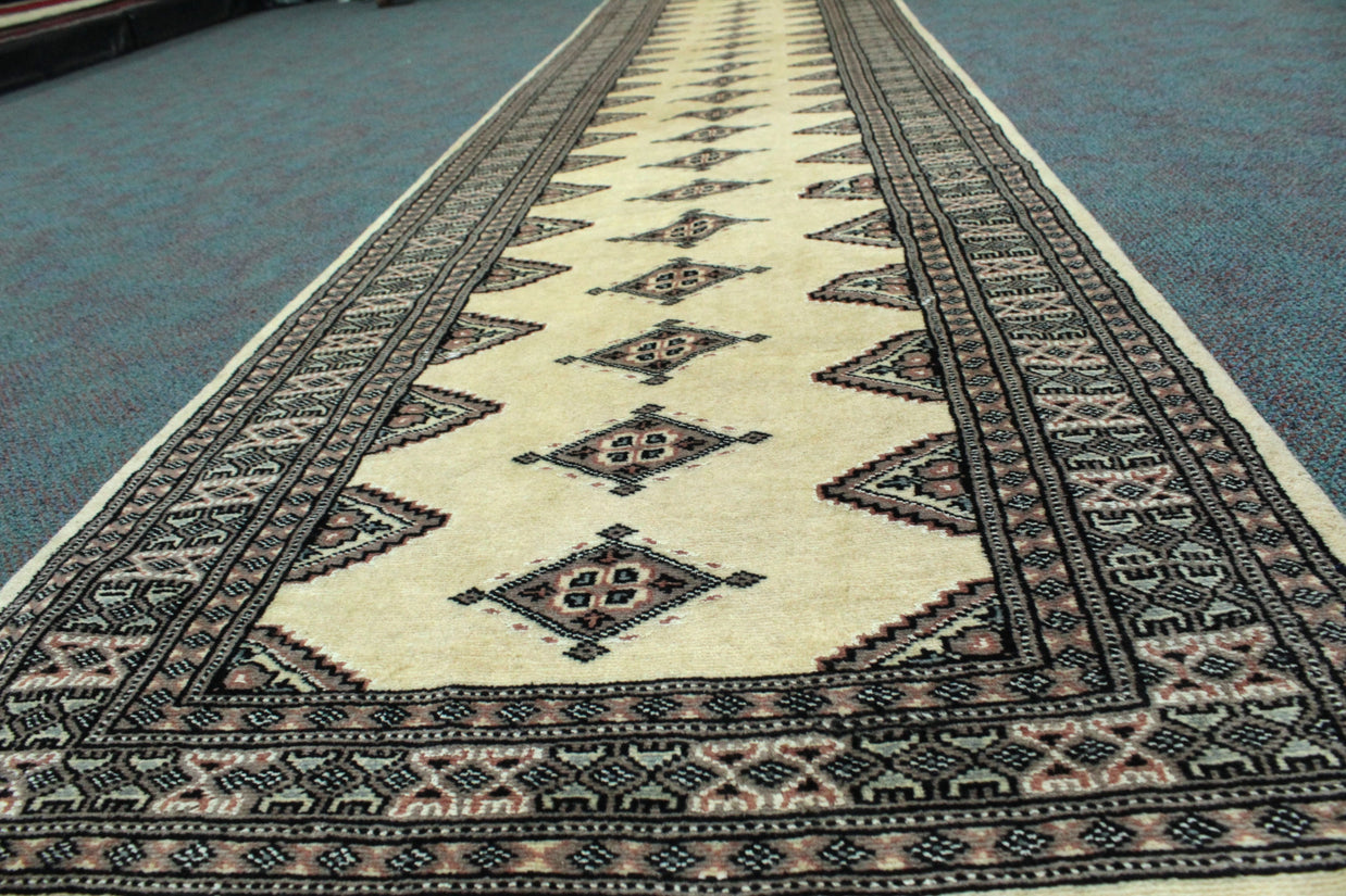 Jaldar Rug  - 395 cm x 96 cm