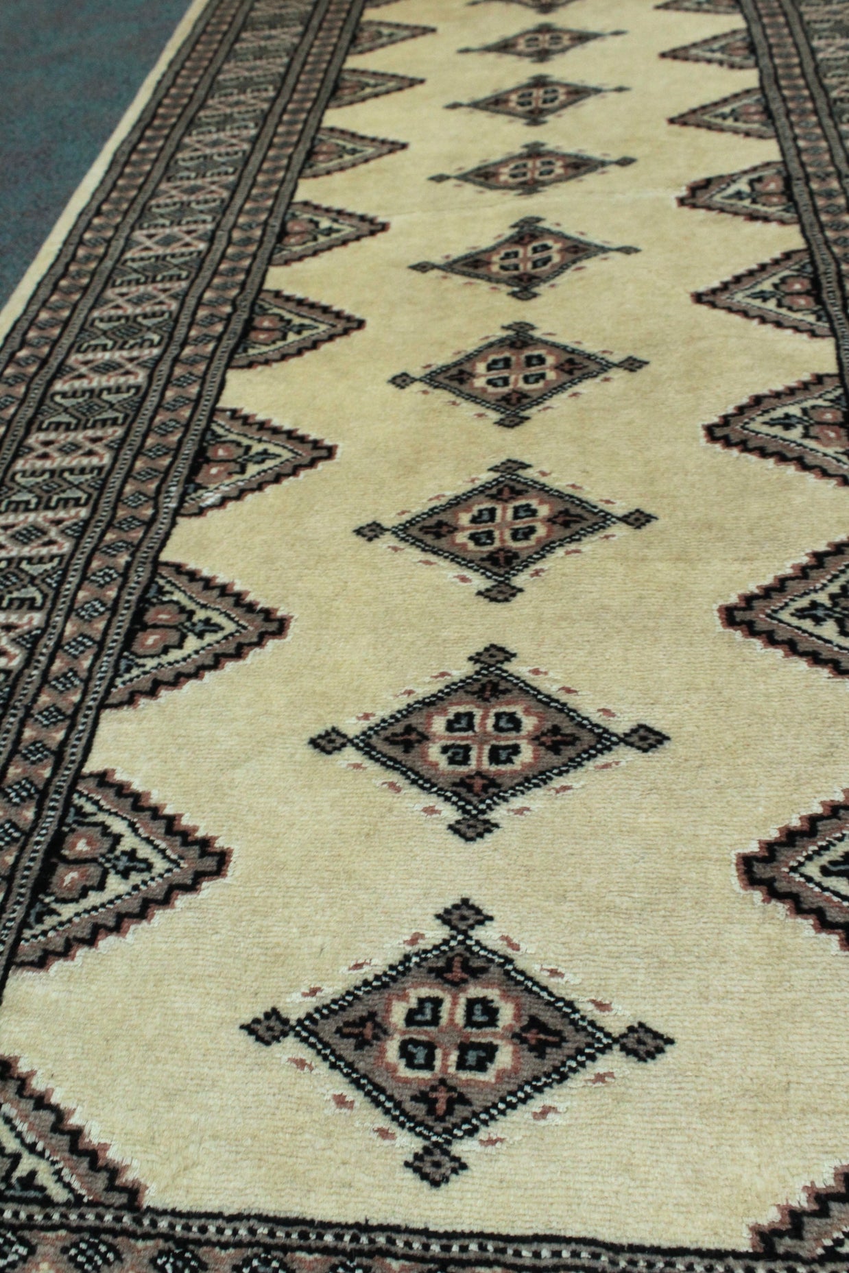 Jaldar Rug  - 395 cm x 96 cm