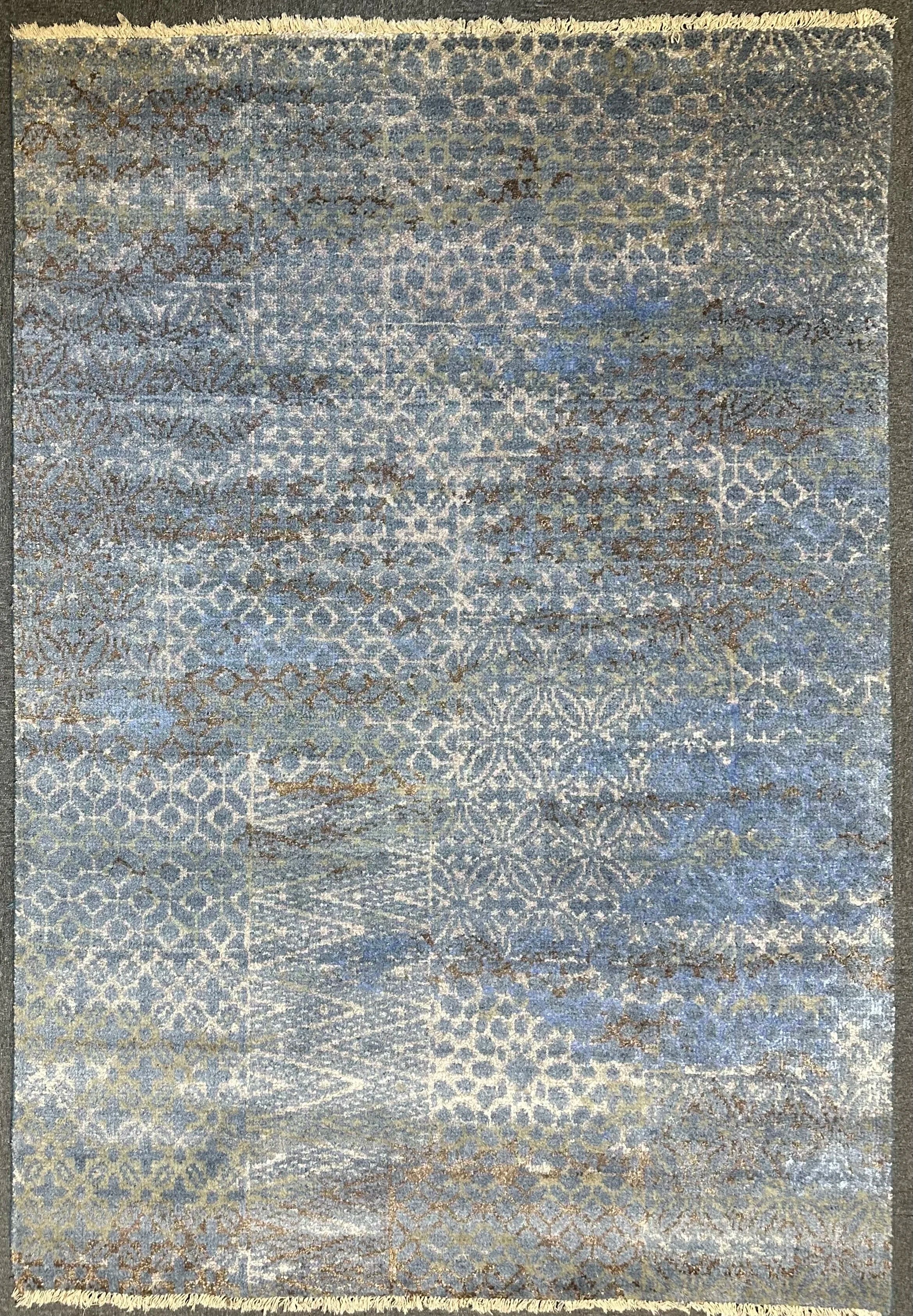 Hand knotted Modern Indian 200x133cm