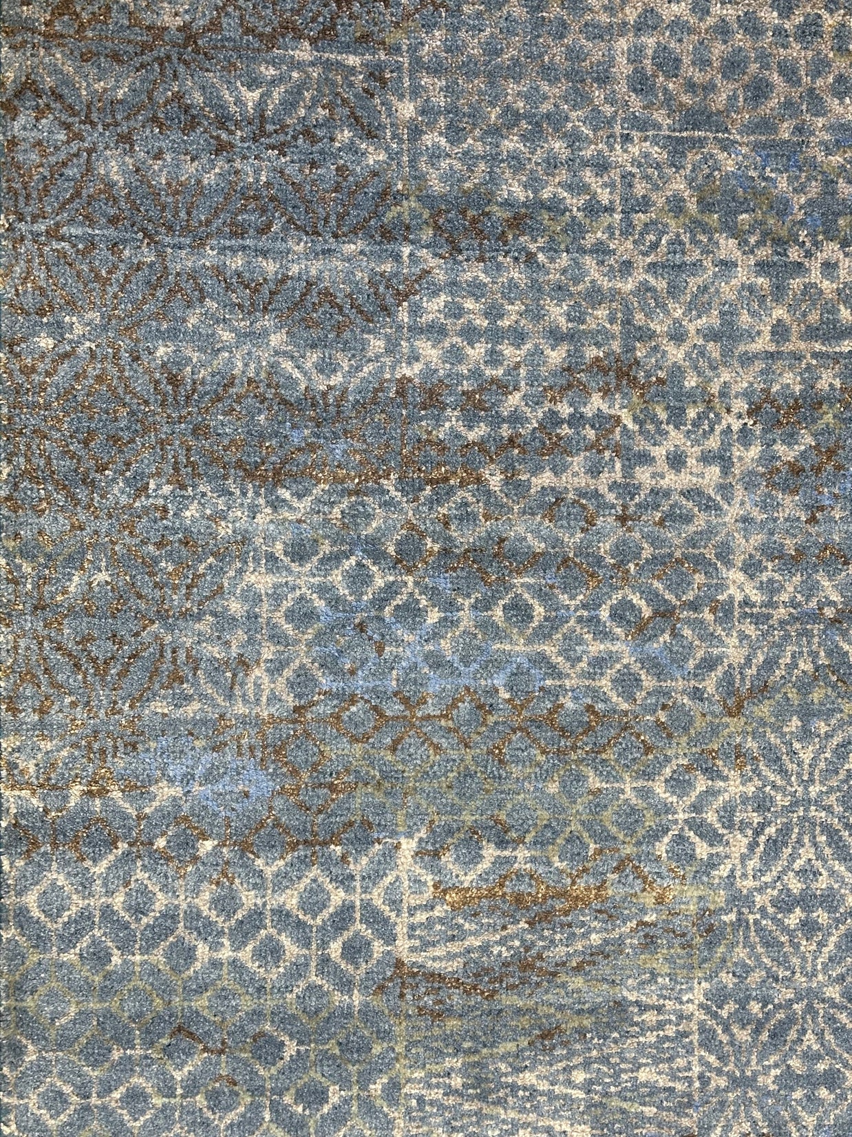Hand knotted Modern Indian 200x133cm