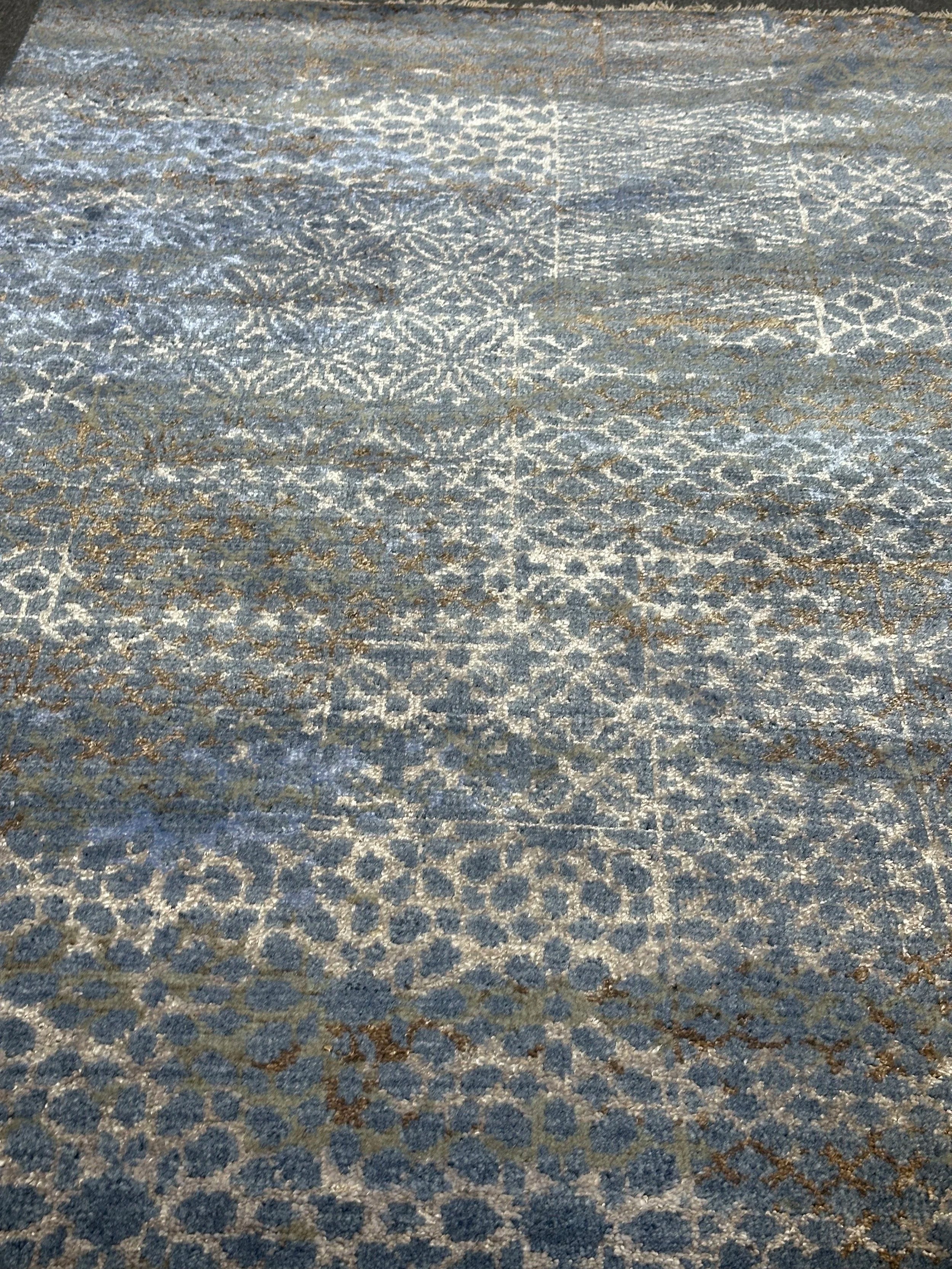 Hand knotted Modern Indian 200x133cm