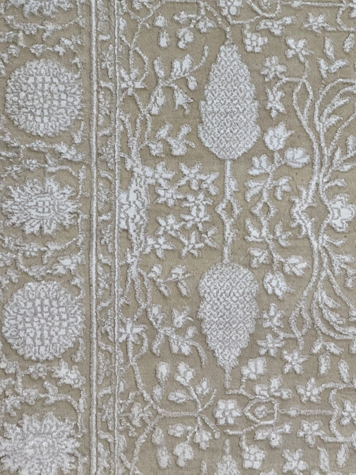 Hand Knotted Silk And wool Indian Rug