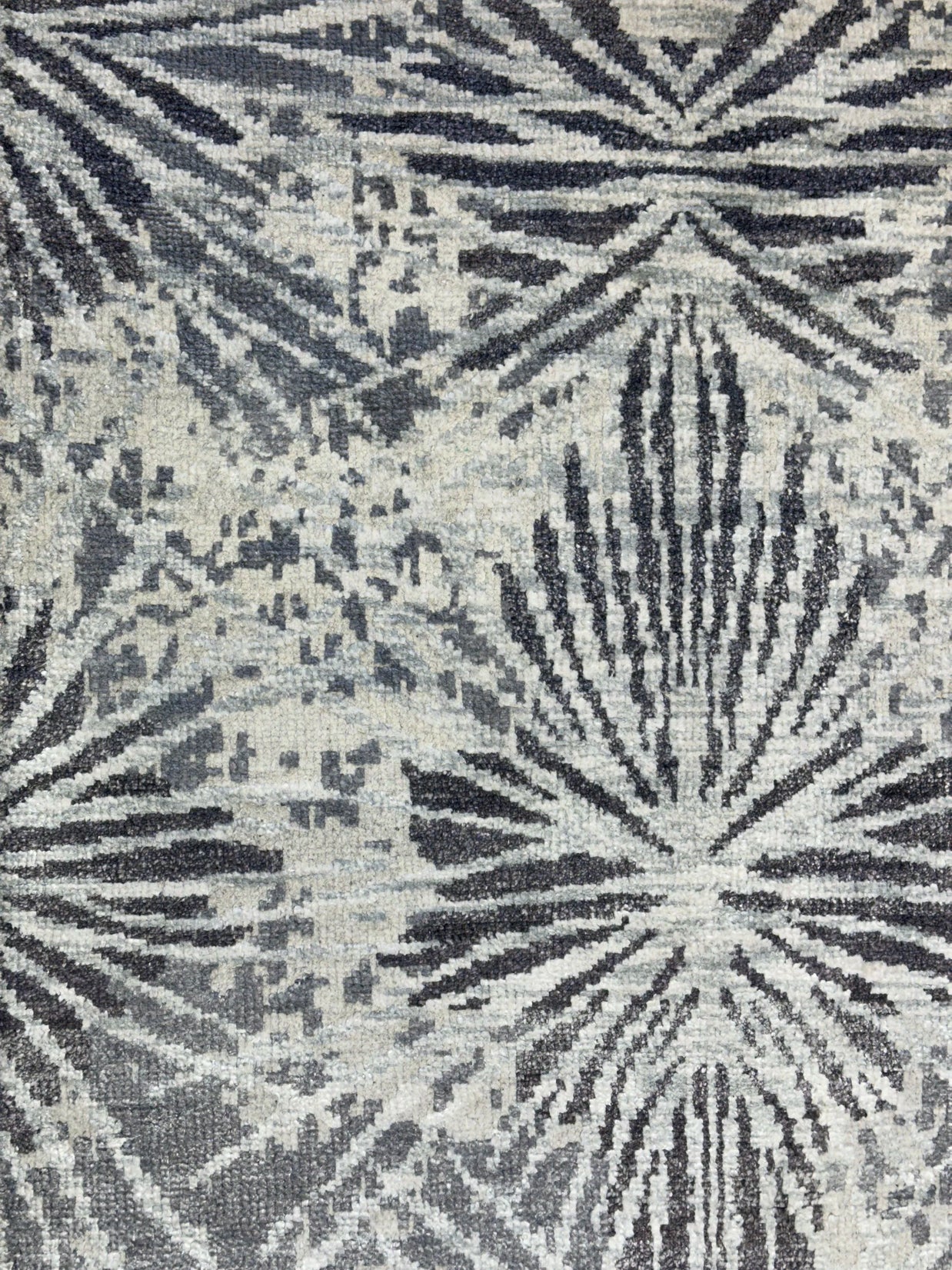 Modern Indian Hand made Rug 200x135