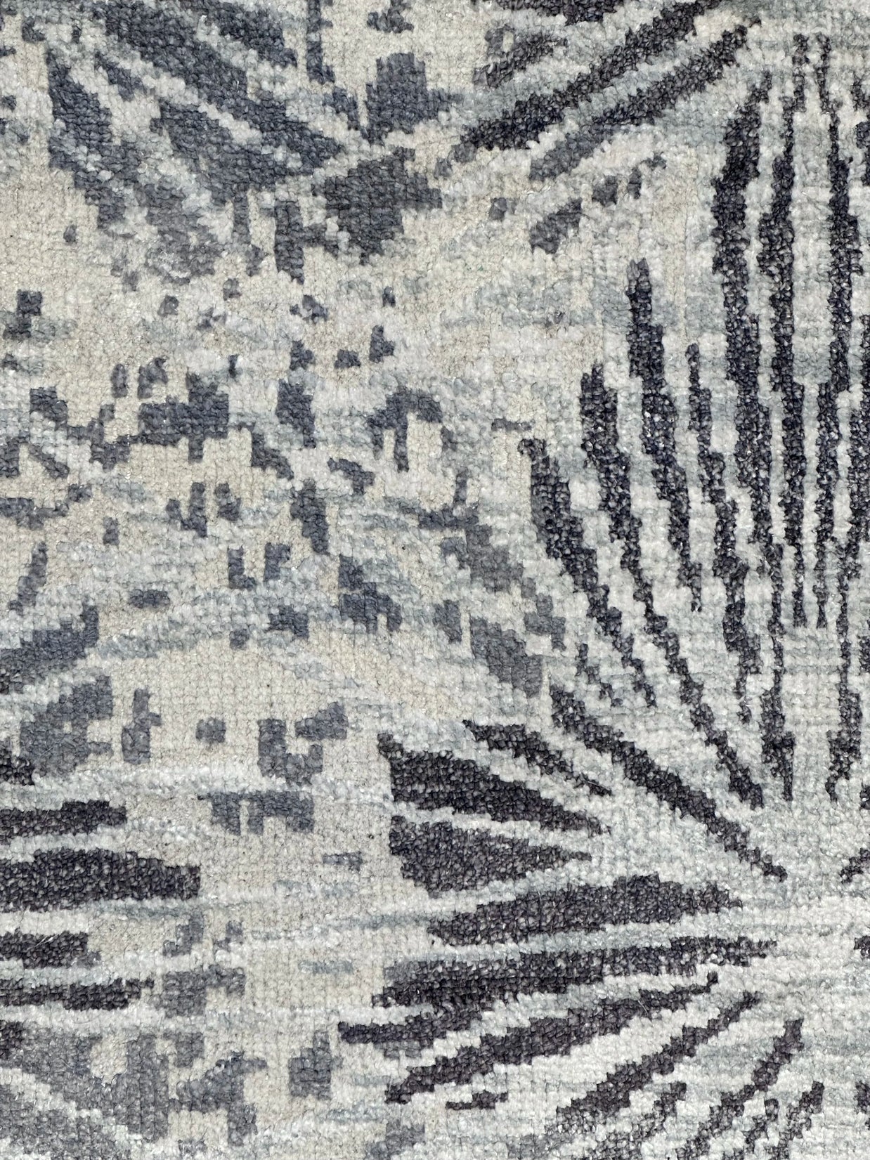 Modern Indian Hand made Rug 200x135