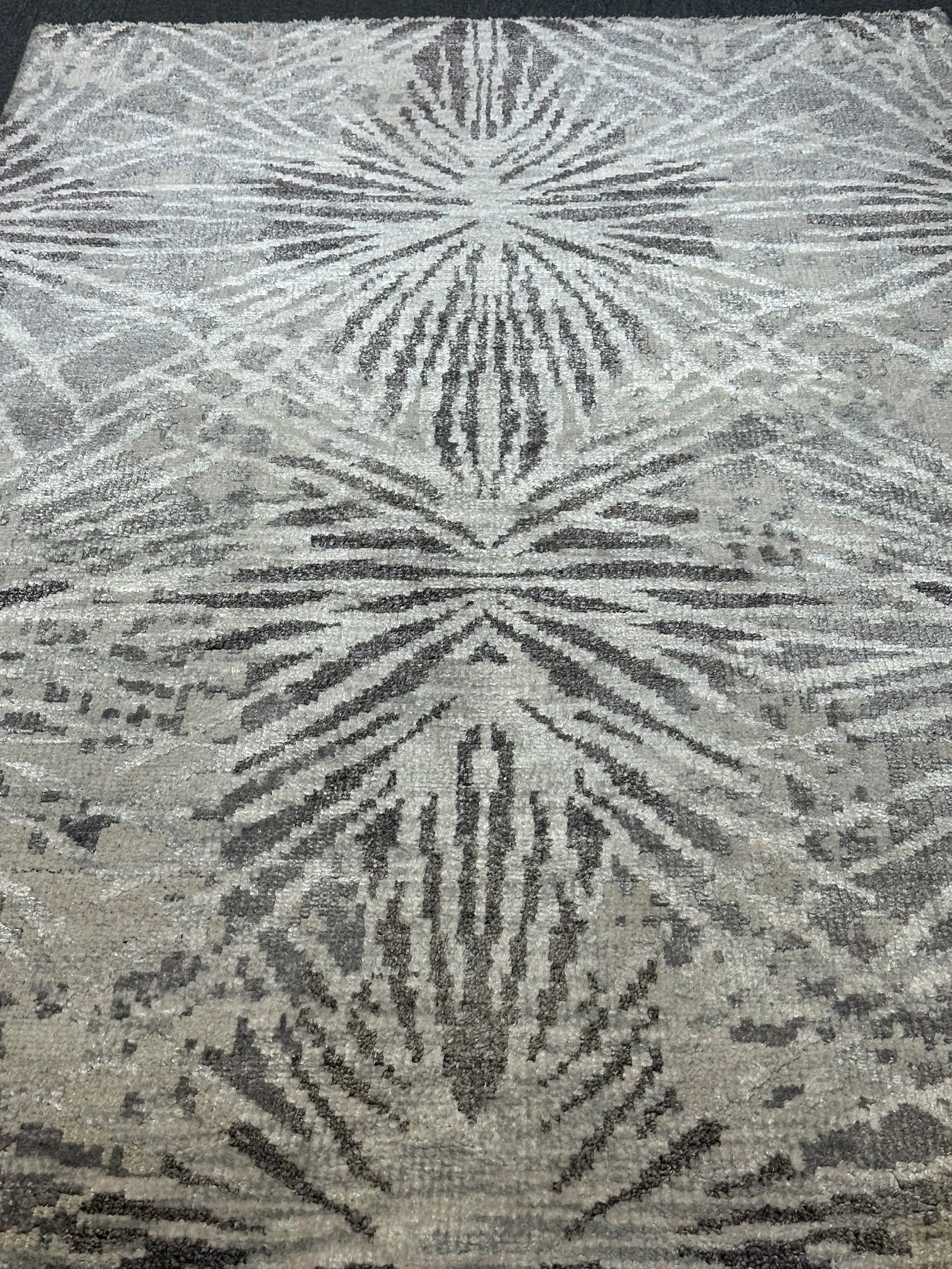 Modern Indian Hand made Rug 200x135