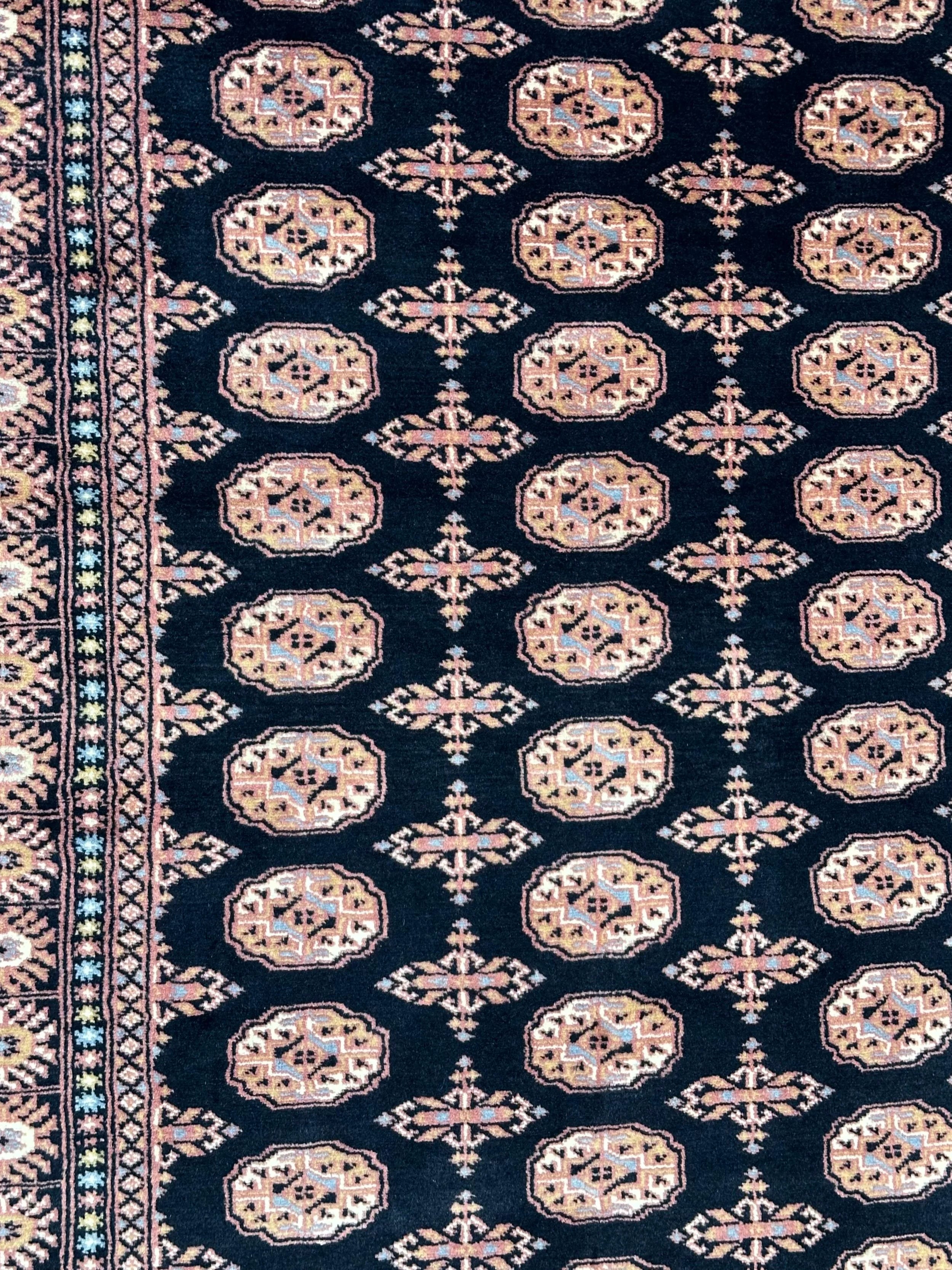 Bohkara hand knotted Pakistan 196x139cm