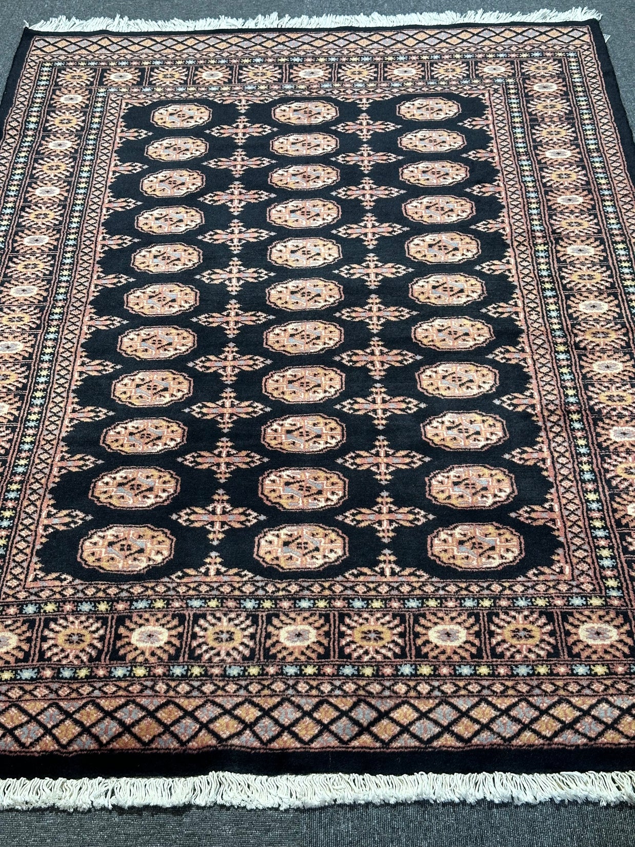 Bohkara hand knotted Pakistan 196x139cm