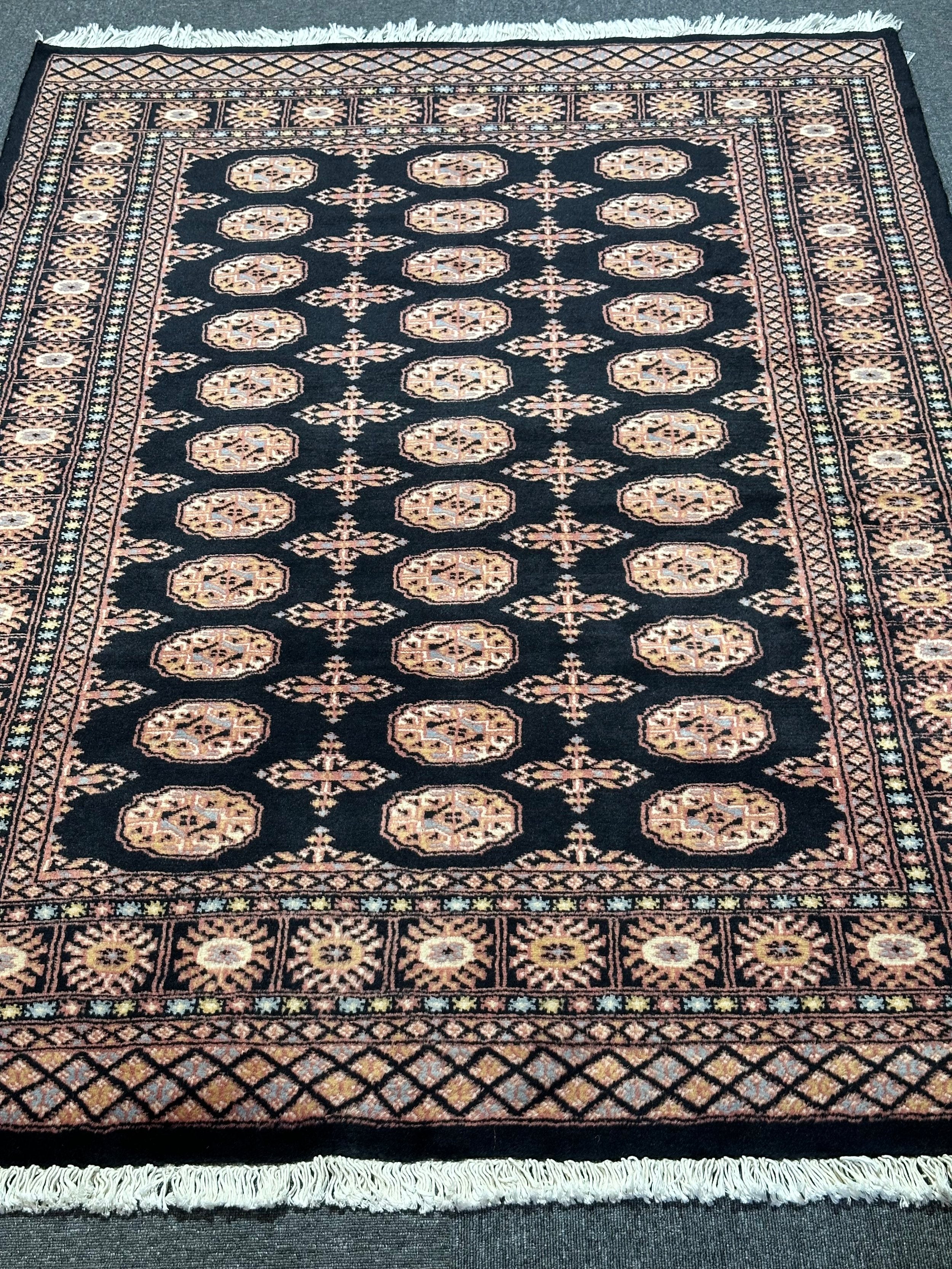 Bohkara hand knotted Pakistan 196x139cm