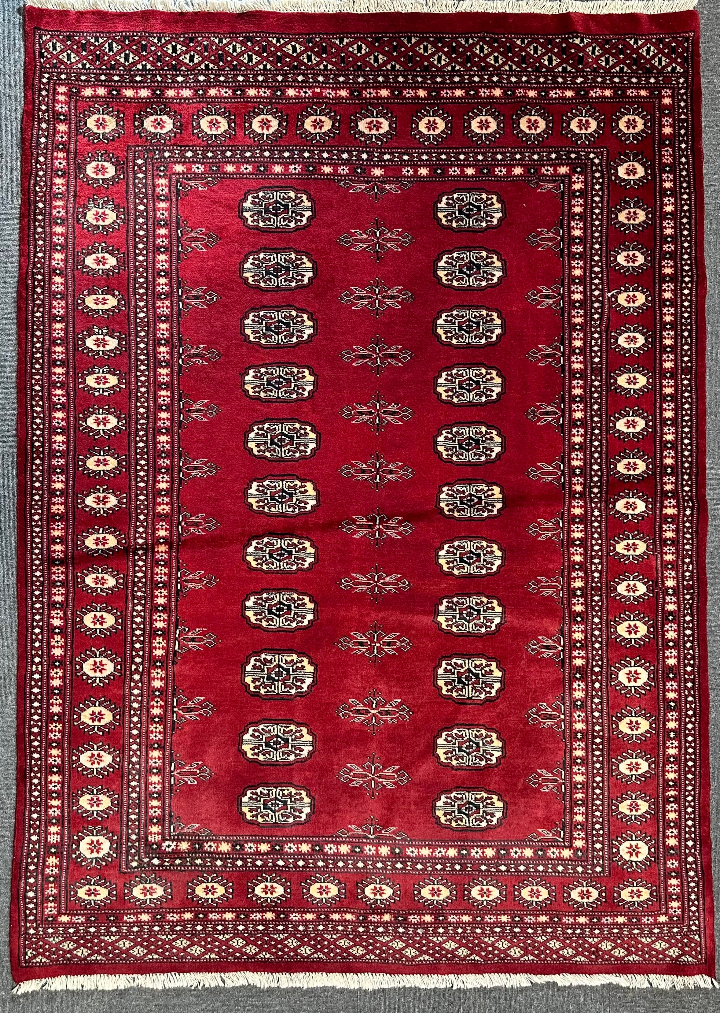Fine Bohkara hand knotted Pakistan 190x137cm