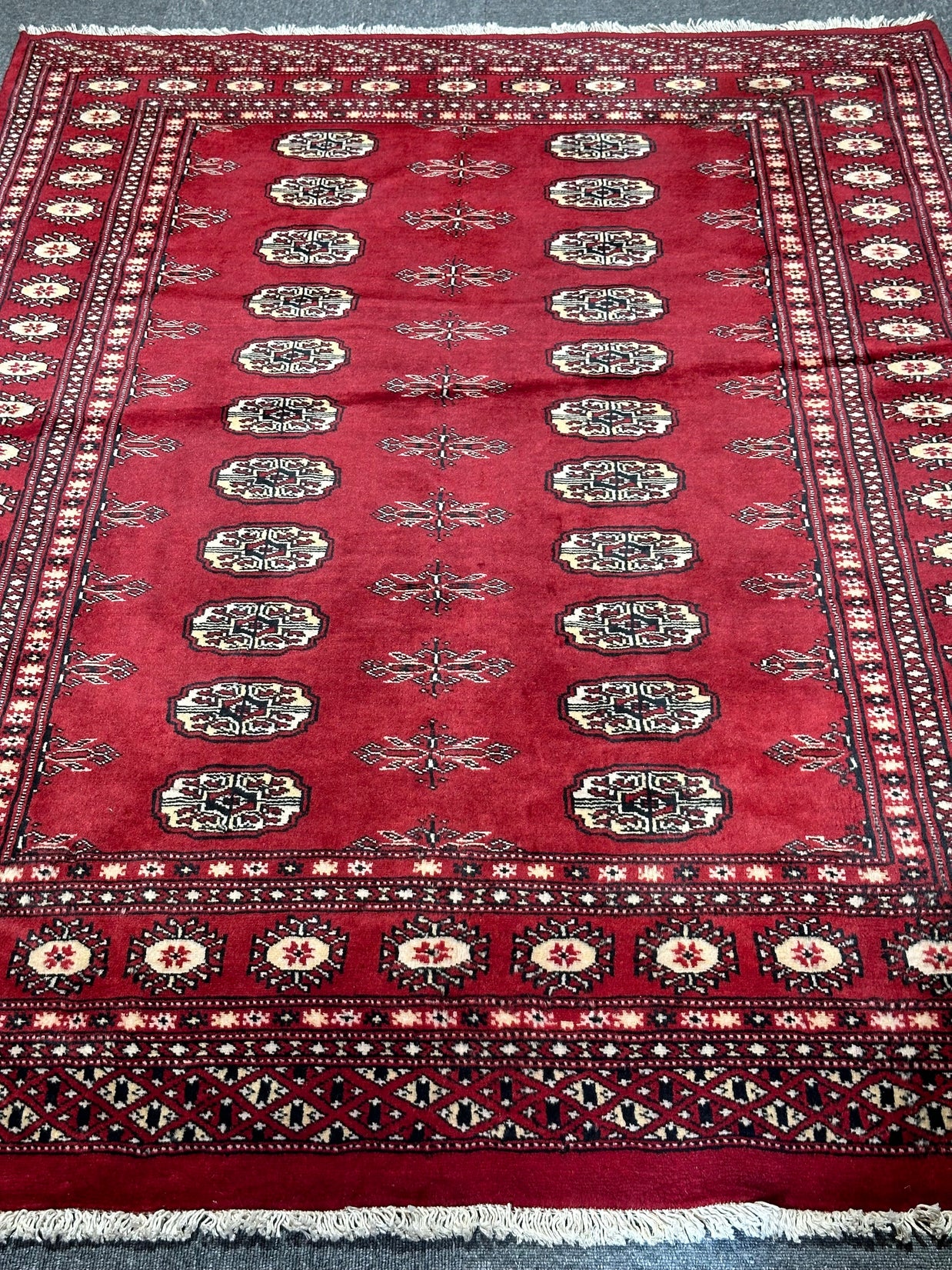 Fine Bohkara hand knotted Pakistan 190x137cm