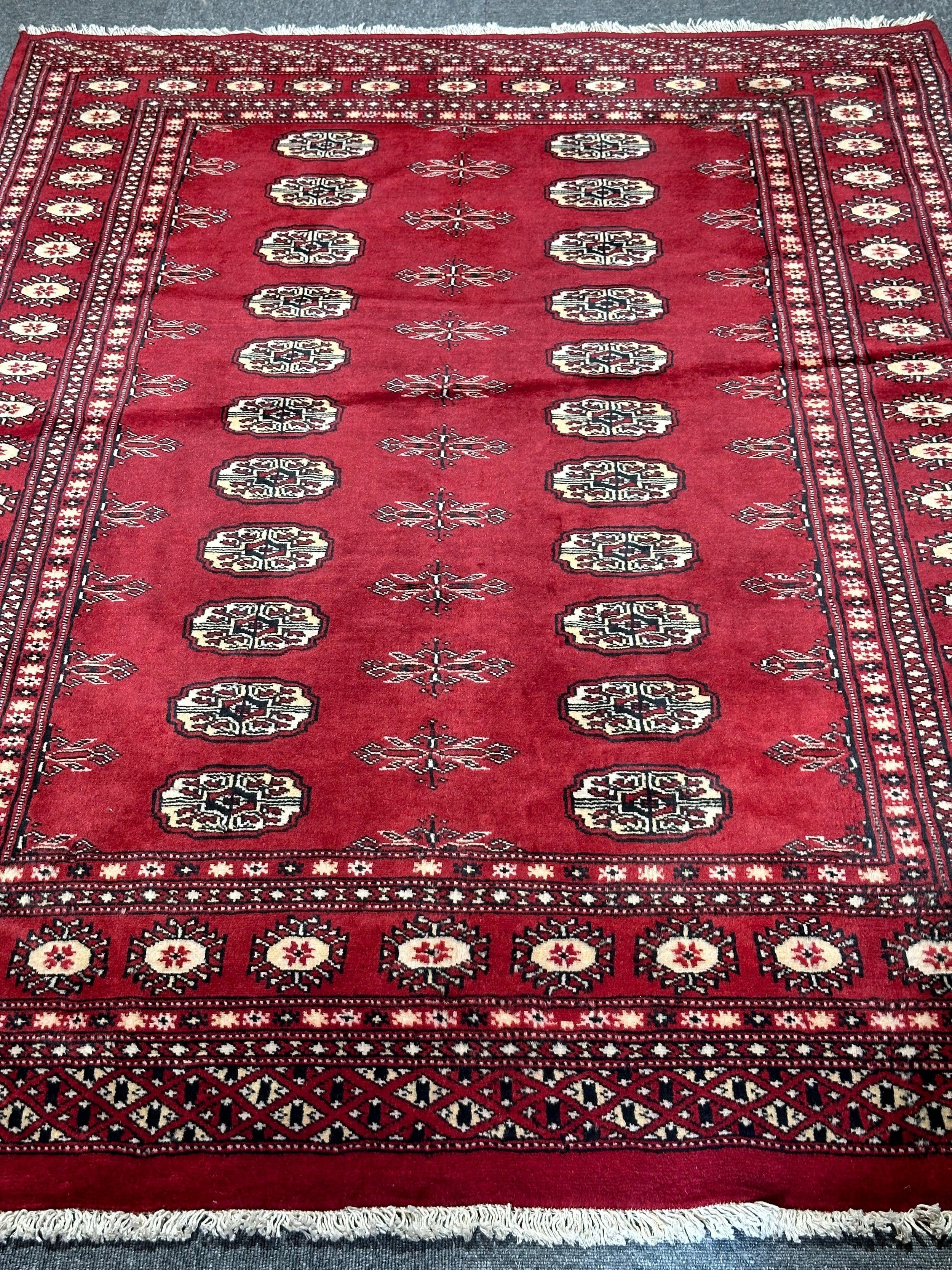 Fine Bohkara hand knotted Pakistan 190x137cm