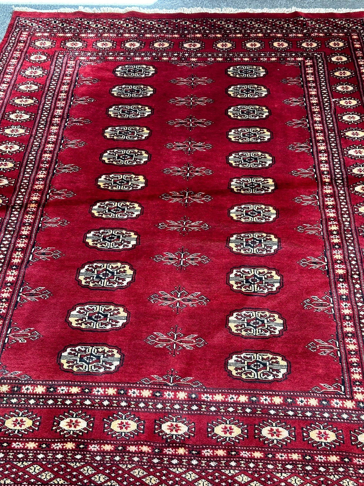 Fine Bohkara hand knotted Pakistan 190x137cm