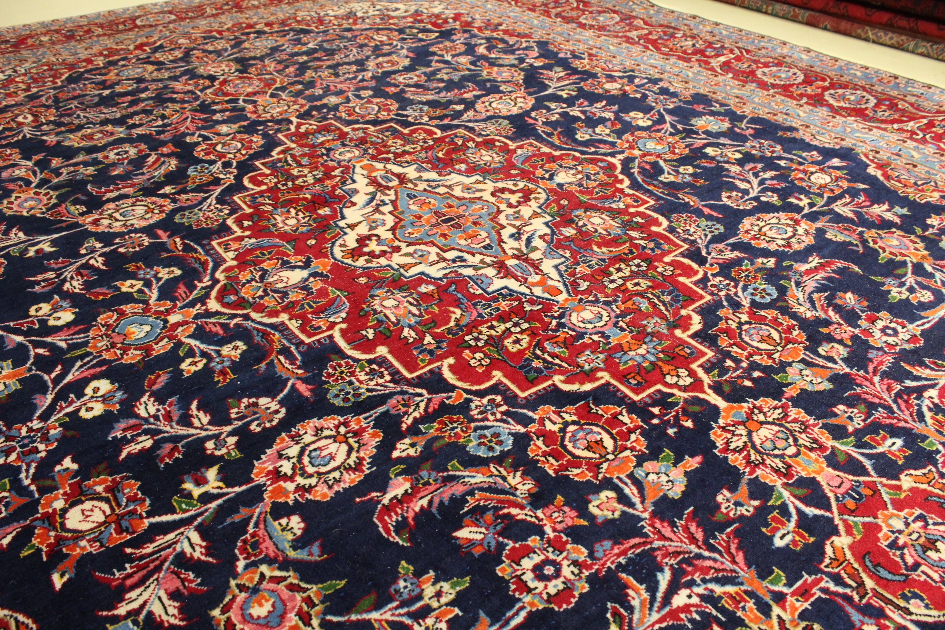 Mashad Rug - 412 cm x 294 cm