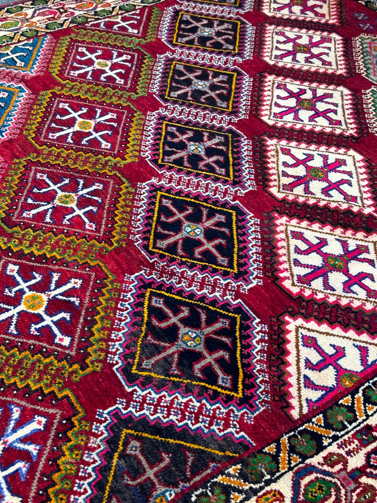 Persian Shiraz Gabbeh Design 250x160cm