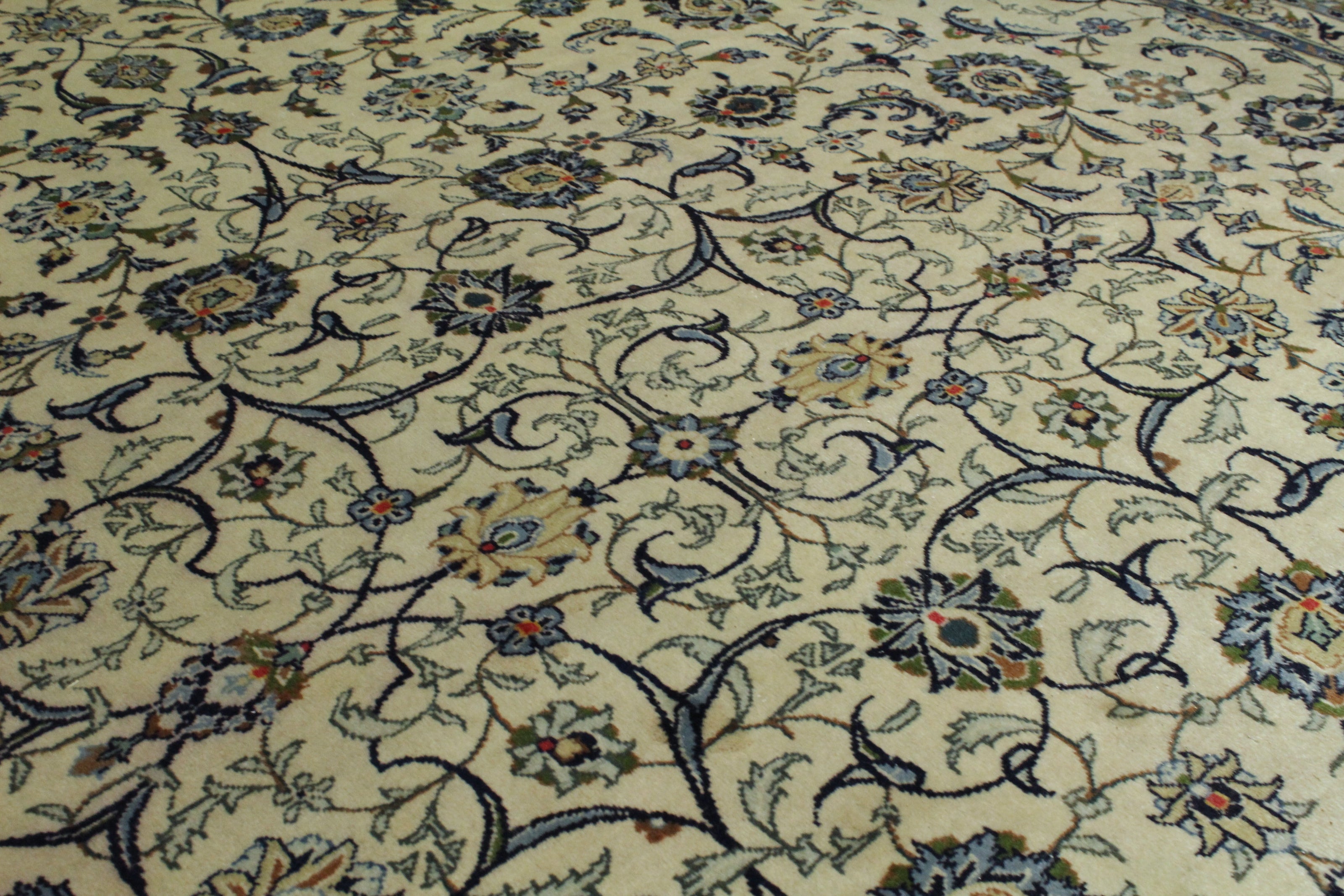Kashmar Rug (Kurk Wool) - 391 cm x 297 cm