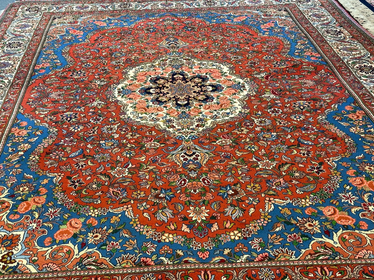 Persian Sarouq stunning piece of Art wool pile hand knotted rug from Persia
