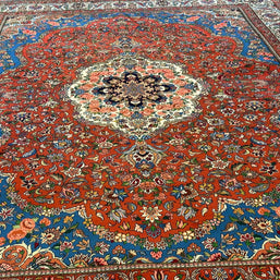 Persian Sarouq stunning piece of Art wool pile hand knotted rug from Persia