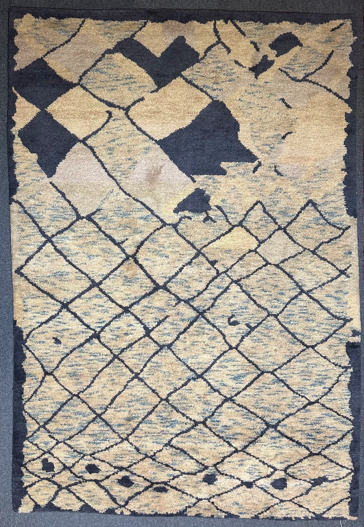 Hand Knotted woollen rug Moroccan design from India