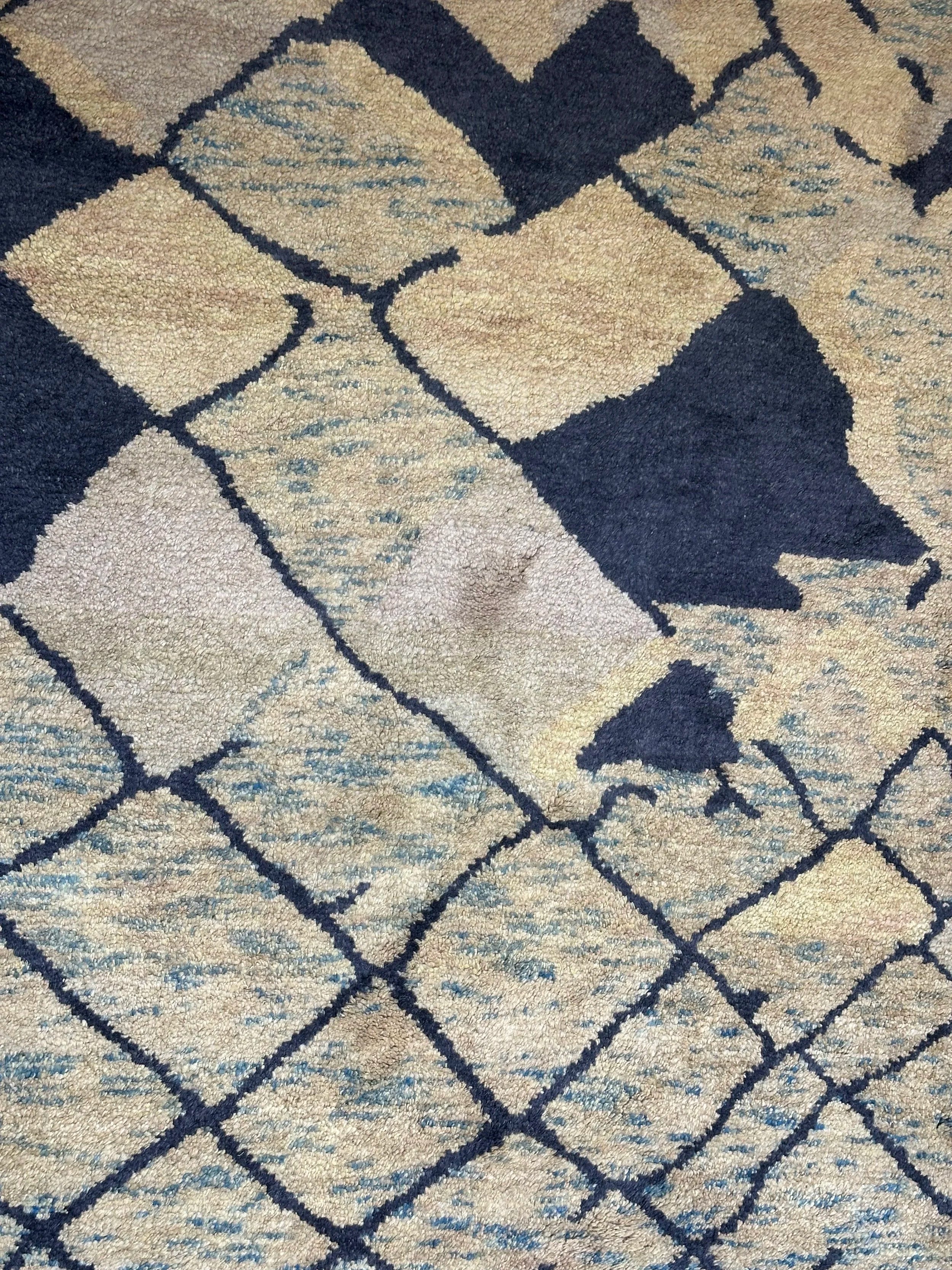 Hand Knotted woollen rug Moroccan design from India
