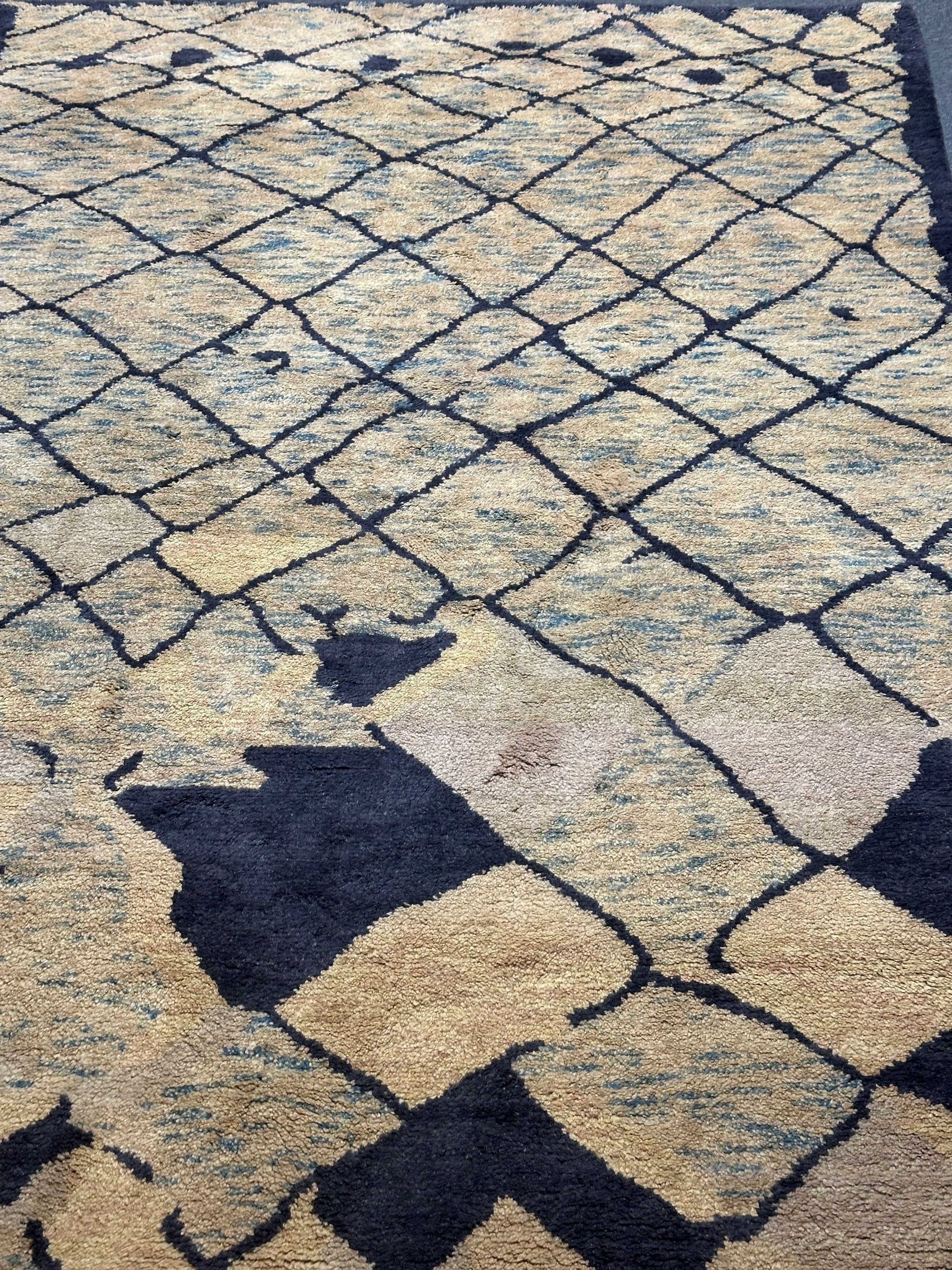 Hand Knotted woollen rug Moroccan design from India