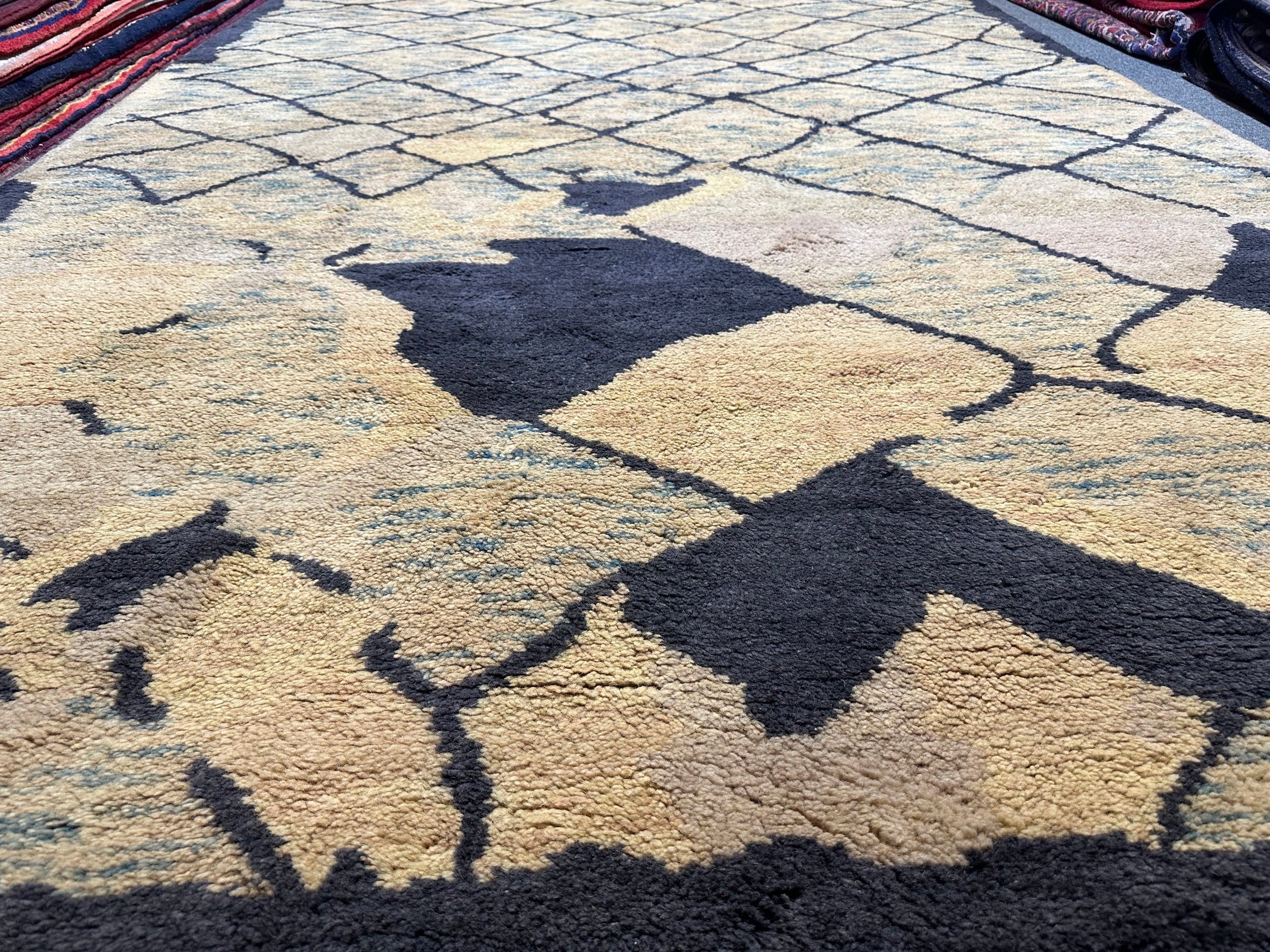 Hand Knotted woollen rug Moroccan design from India