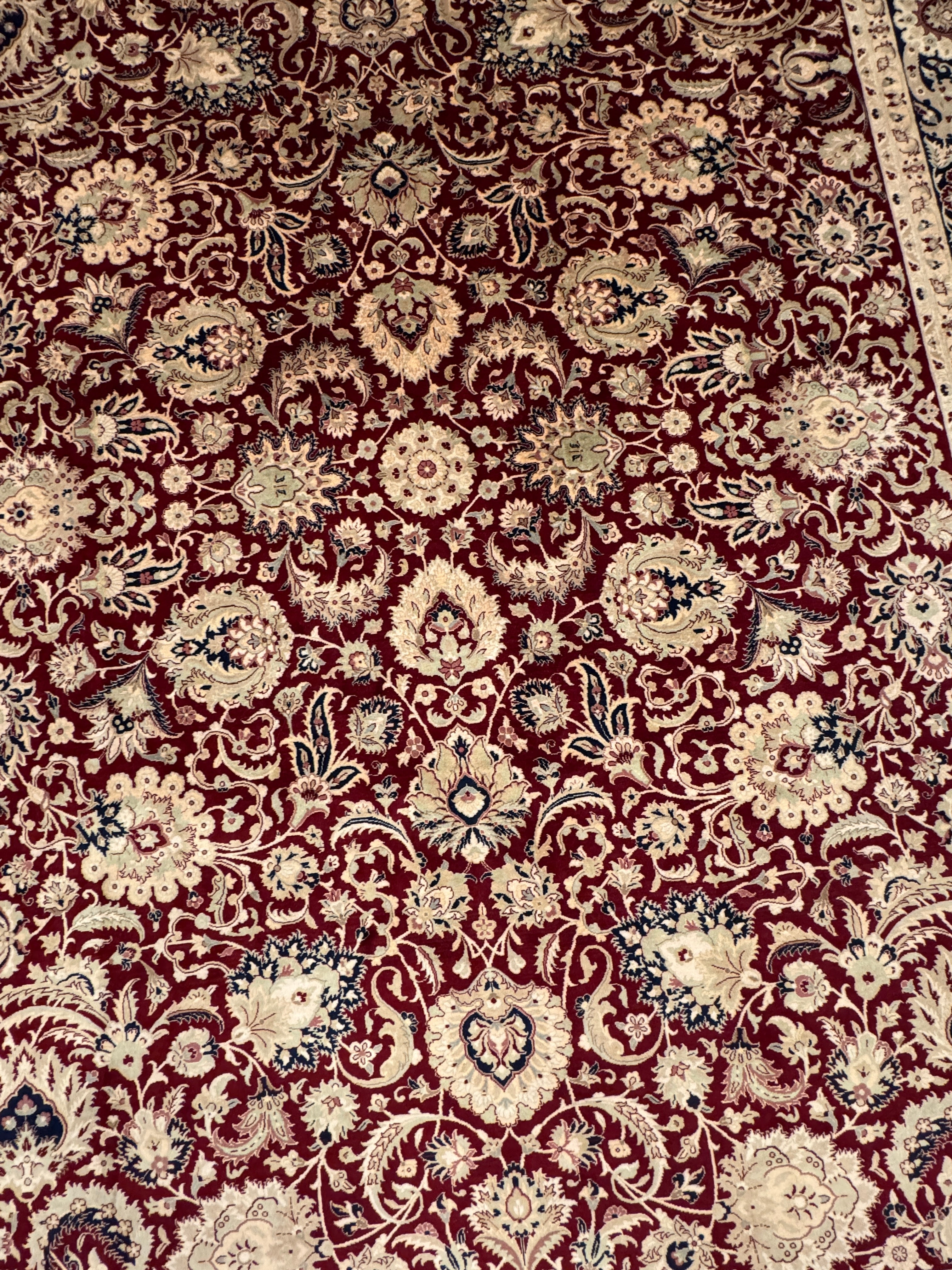 Kashmiri Rug - 365 cm x 273 cm