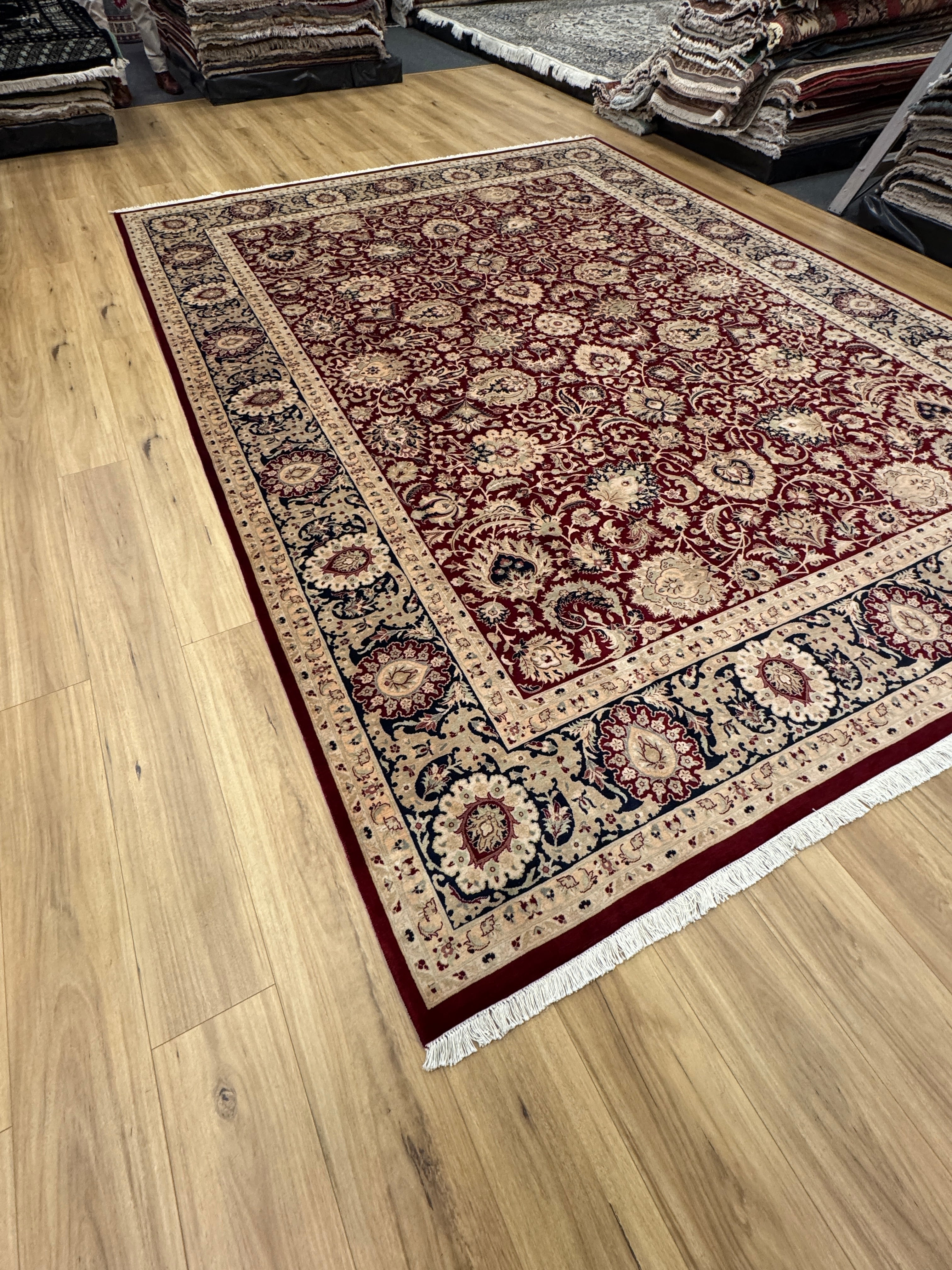 Kashmiri Rug - 365 cm x 273 cm