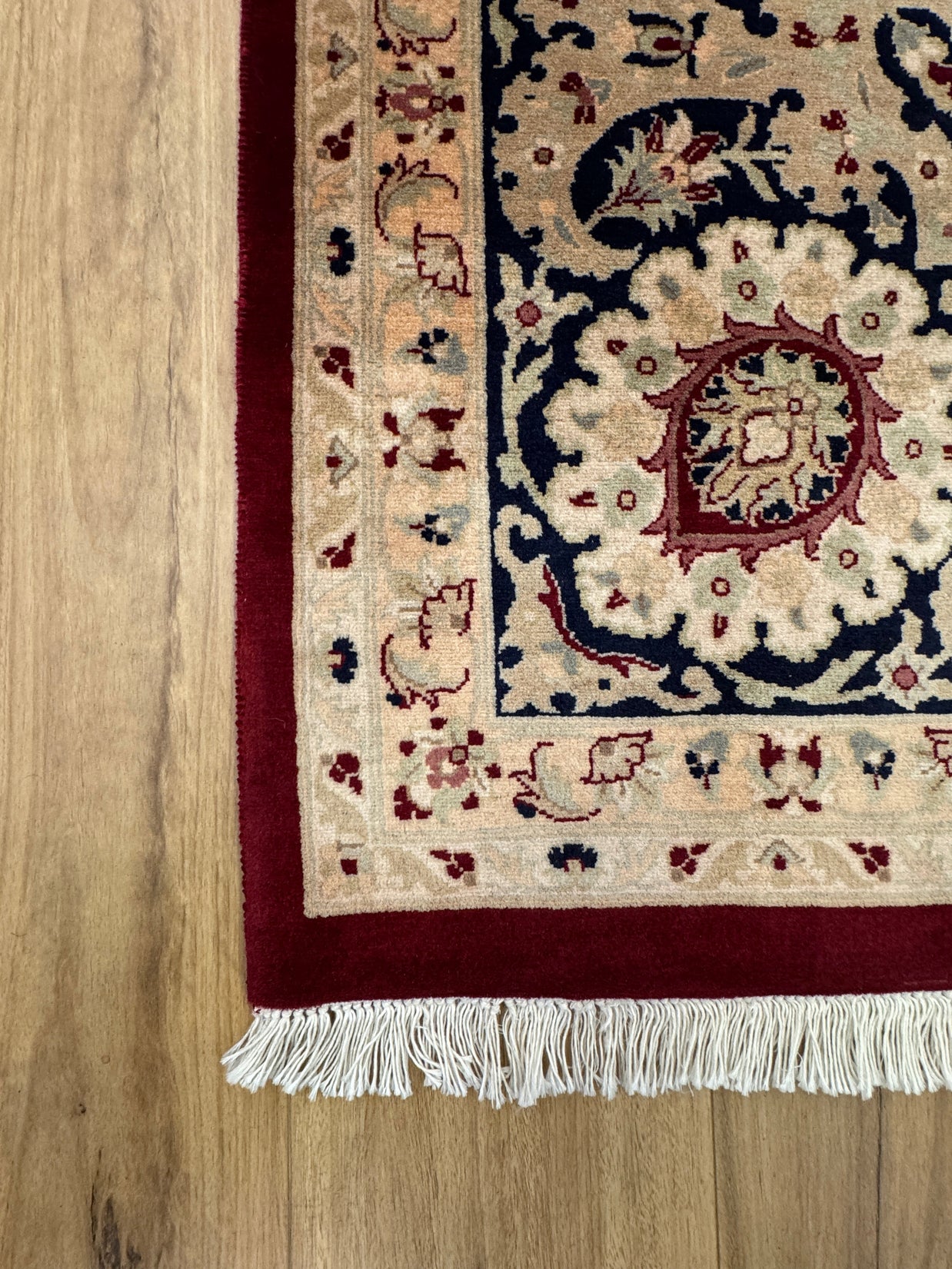 Kashmiri Rug - 365 cm x 273 cm